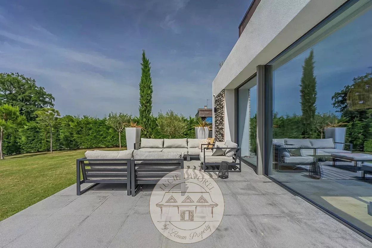 Stunning modern house in an exceptional setting