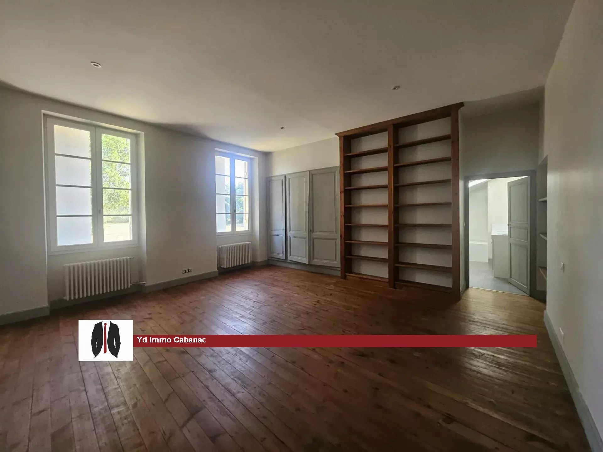 À LOUER – Propriété de caractère en pierre avec maison principale, maison de gardien et vaste terrain