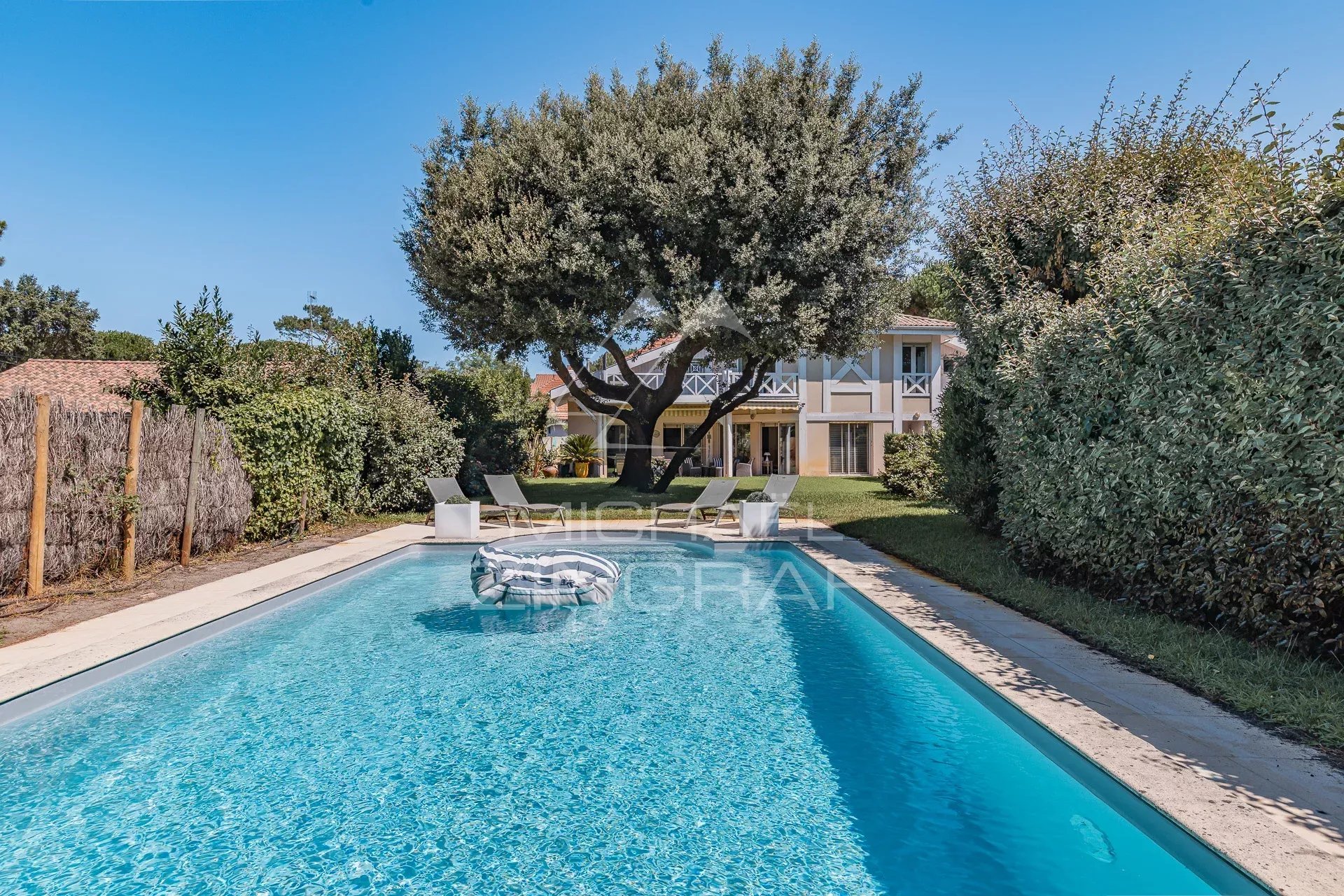 Pyla-sur-Mer – Elegant Villa Just Steps from the Beach
