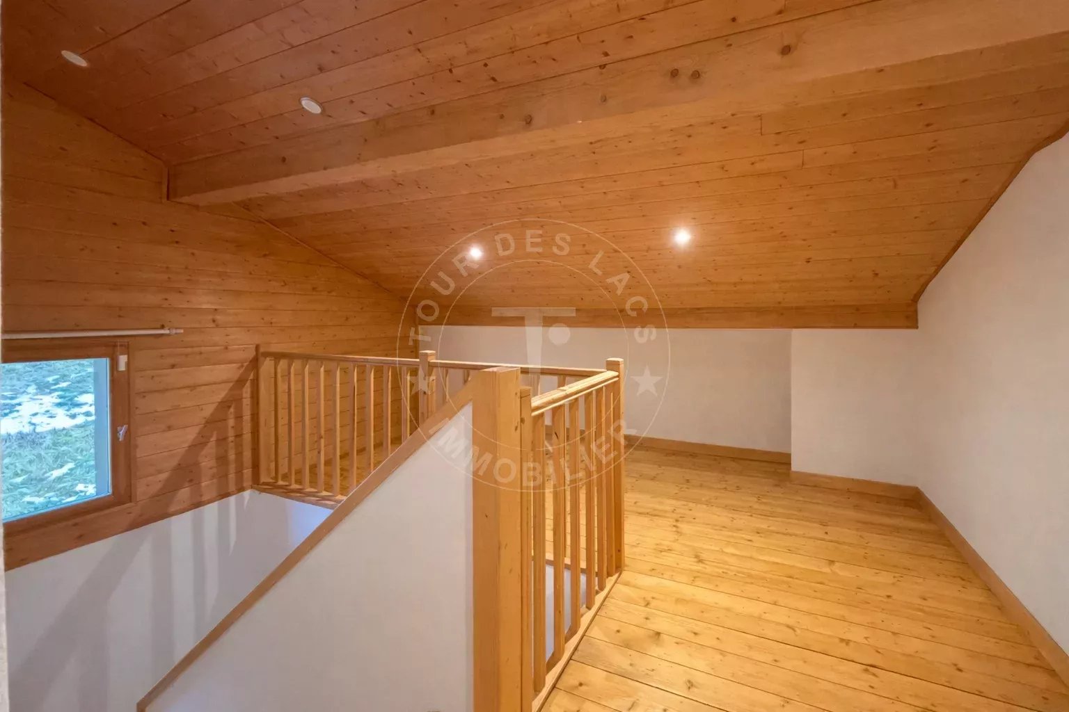 Chalet de 195 m2 habitables au calme, premières hauteurs de Thônes