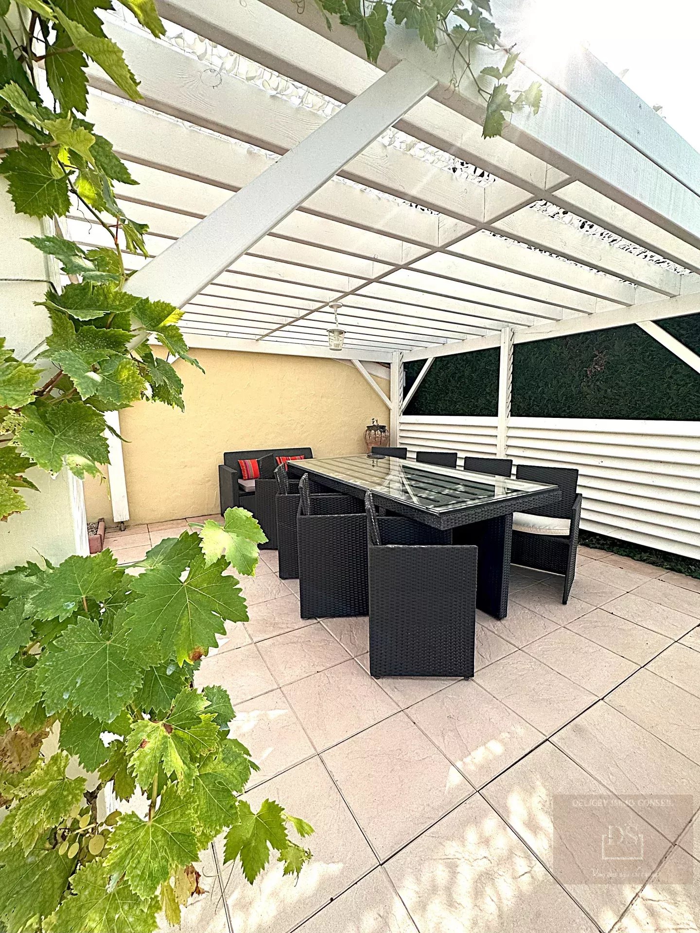 HOUSE 5 ROOMS 125 M2