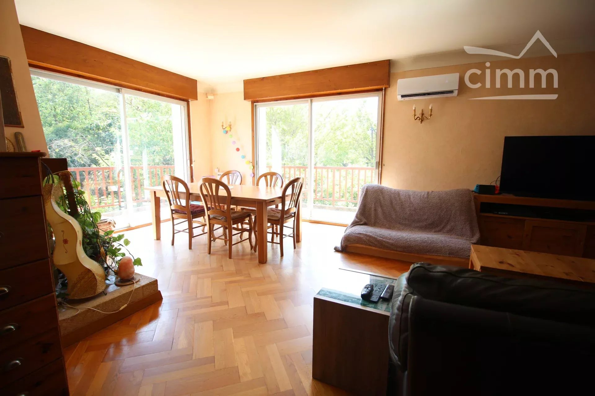 Villa of 212 m² of living space with an independent dwelling on a 5340 m² plot