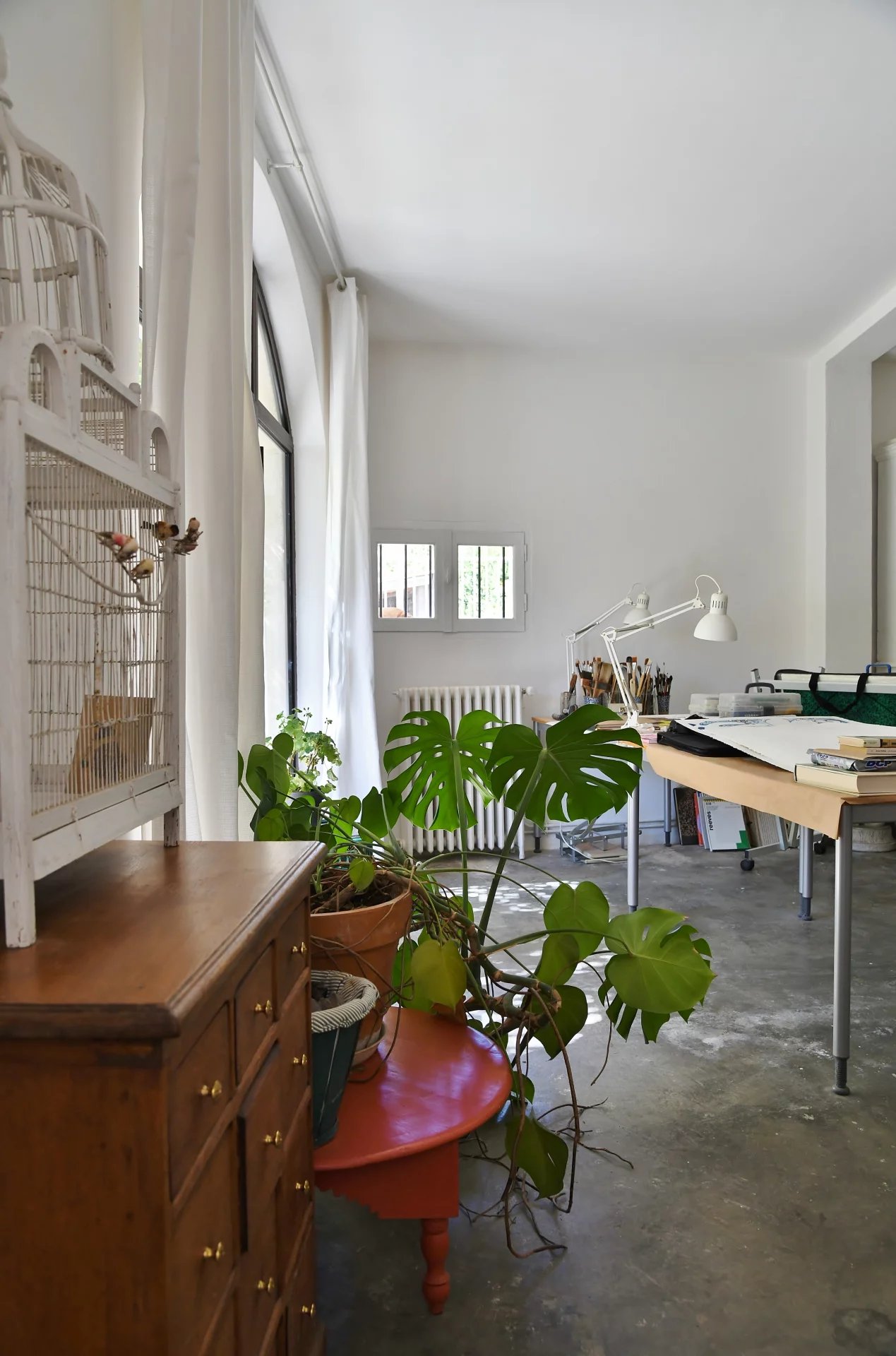 Maison de village avec jardin, bassin de nage et dépendance...