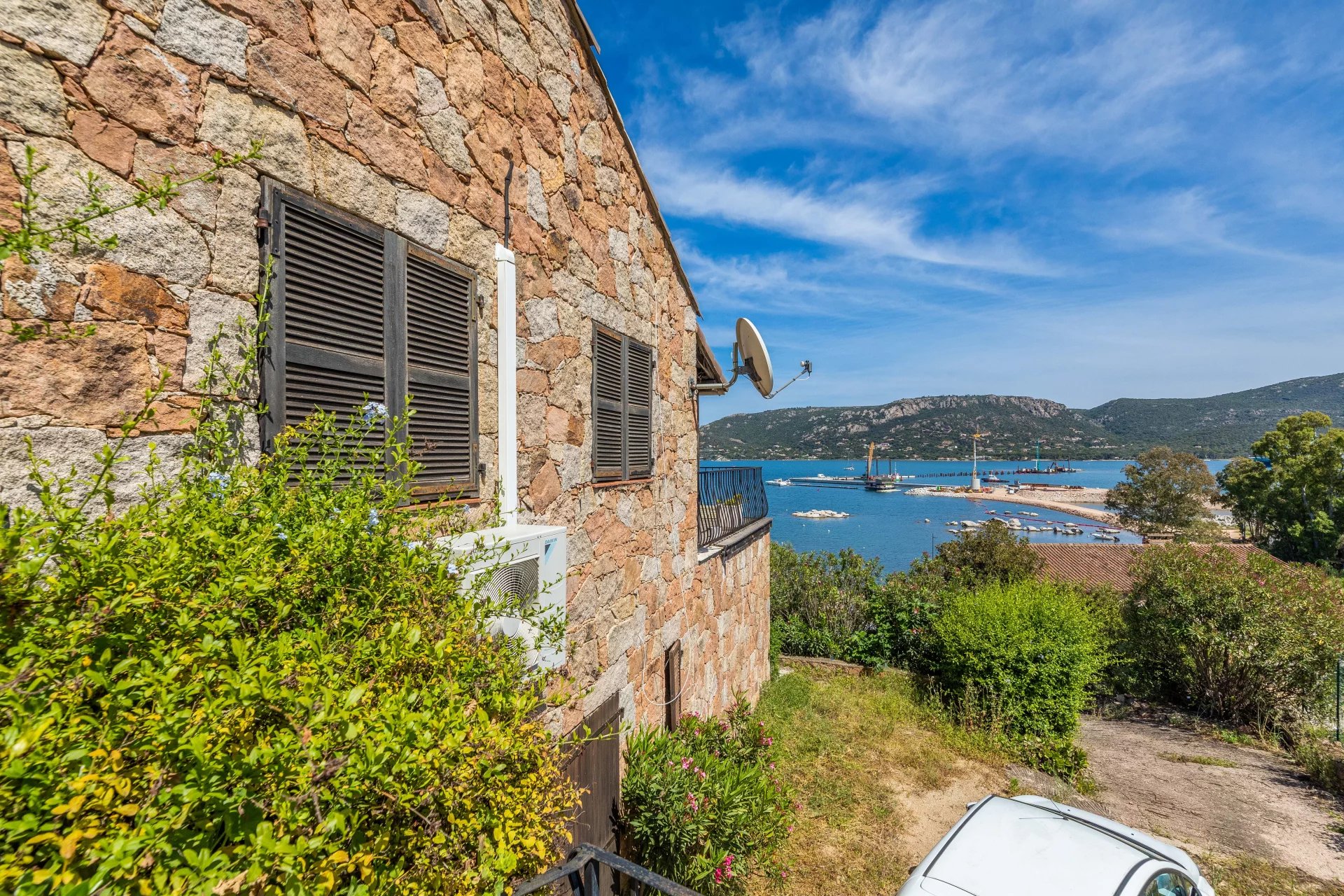 VILLA A SCOPERTA