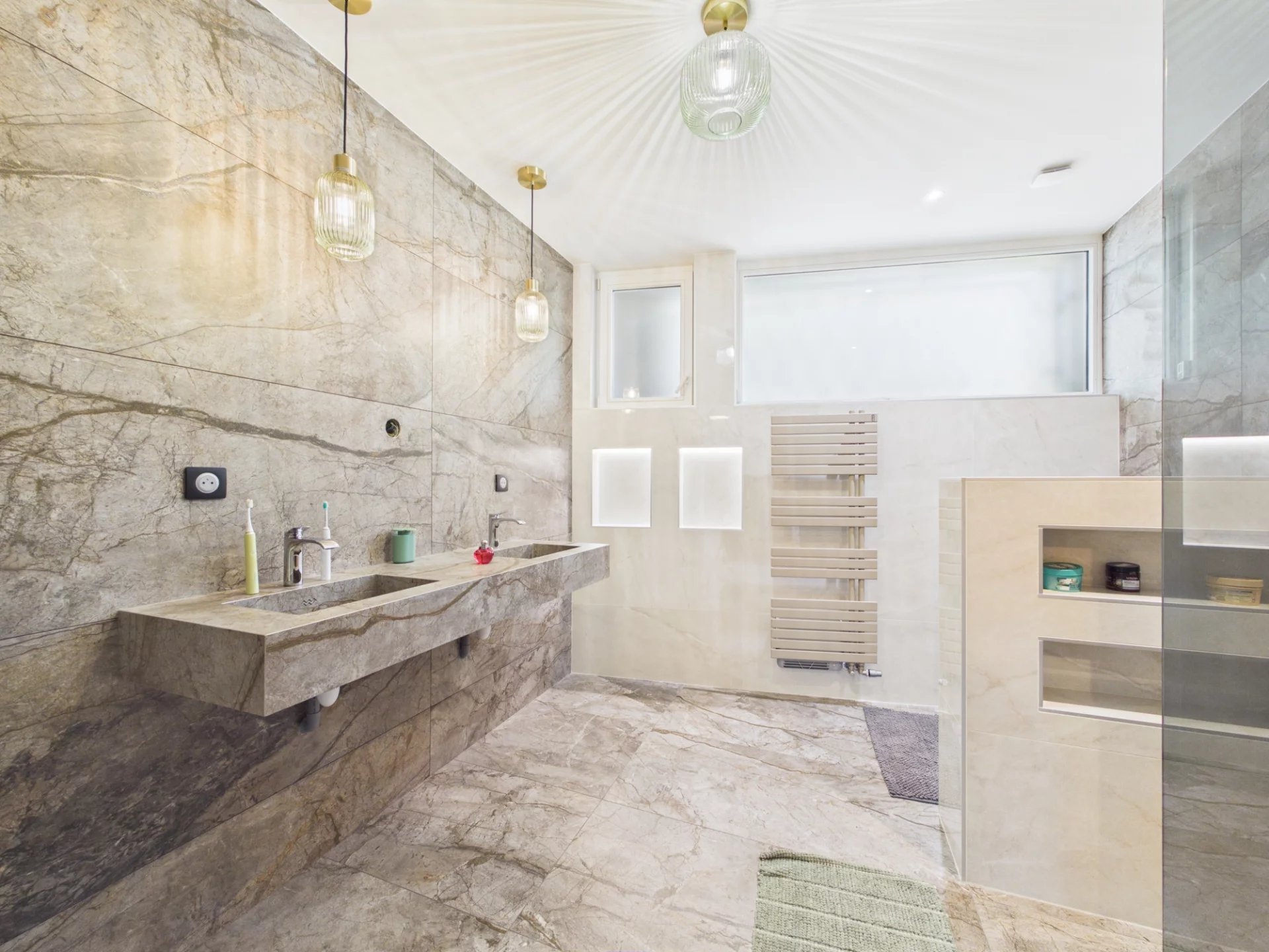 Propriété d'exception de plus 200 m² habitables + annexes