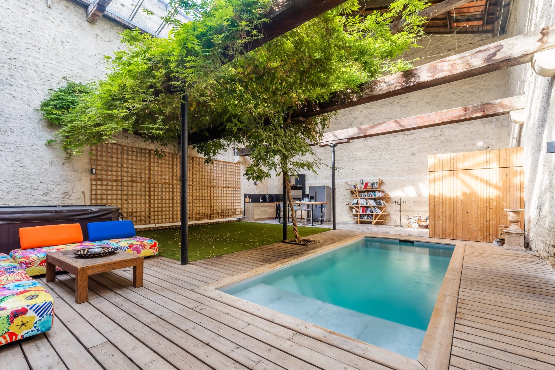 BORDEAUX CHARTRONS – HÔTEL PARTICULIER D’EXCEPTION – 412 M² – PISCINE – JARDIN