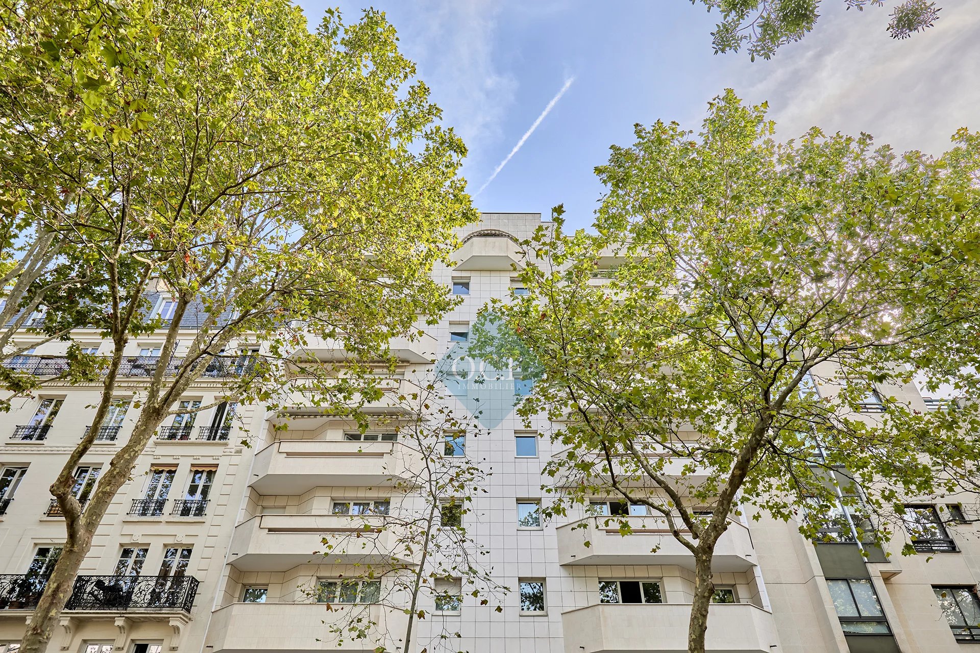 2-room apartment very bright, with parking