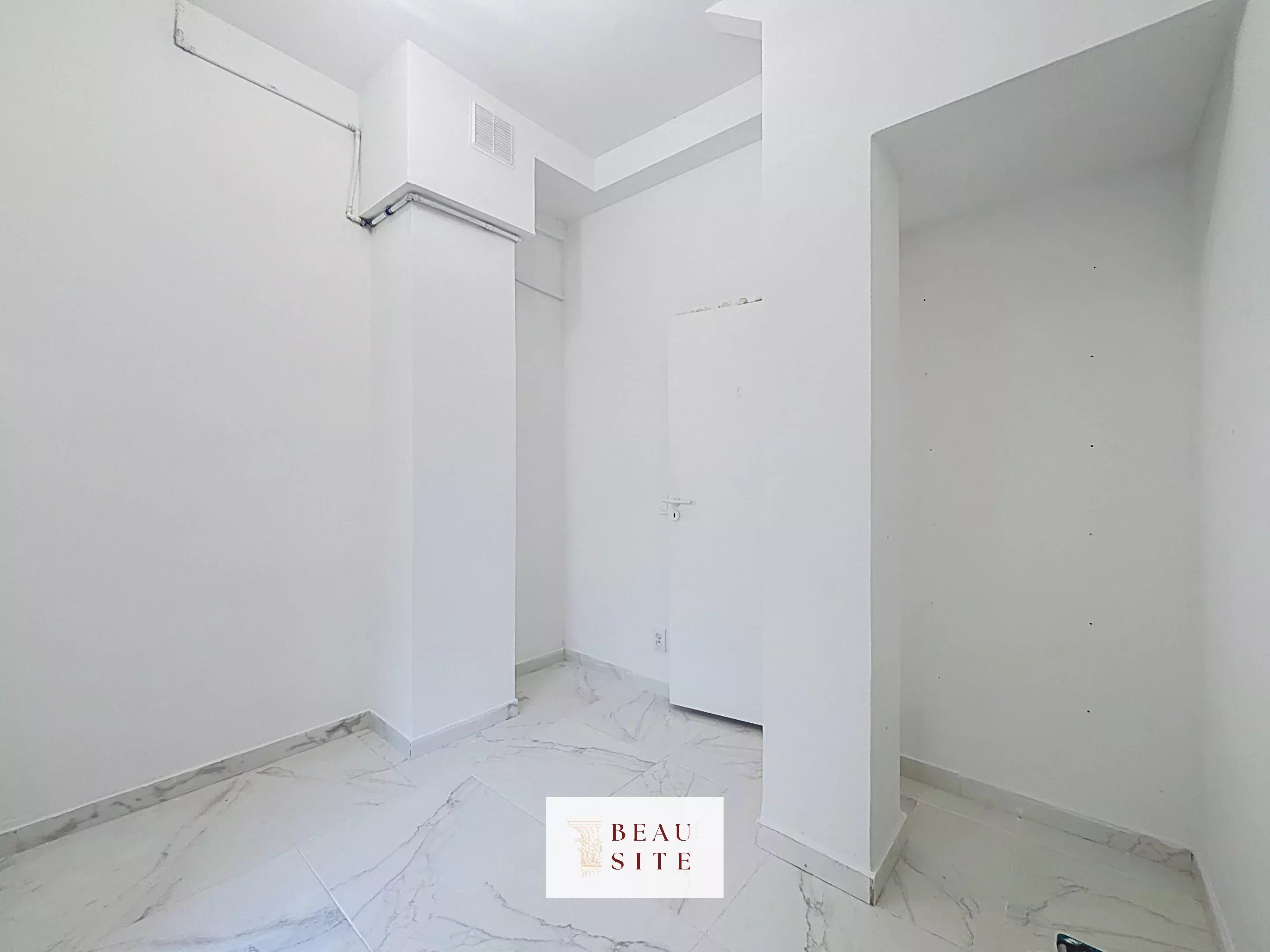 Nice - Fleurs :  Charmant 2 pièces meublé 32 m²