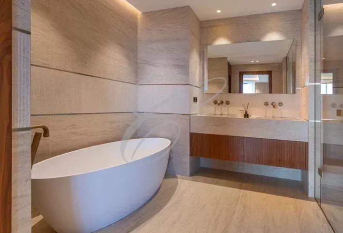 NICE - LUXUEUSE VILLA