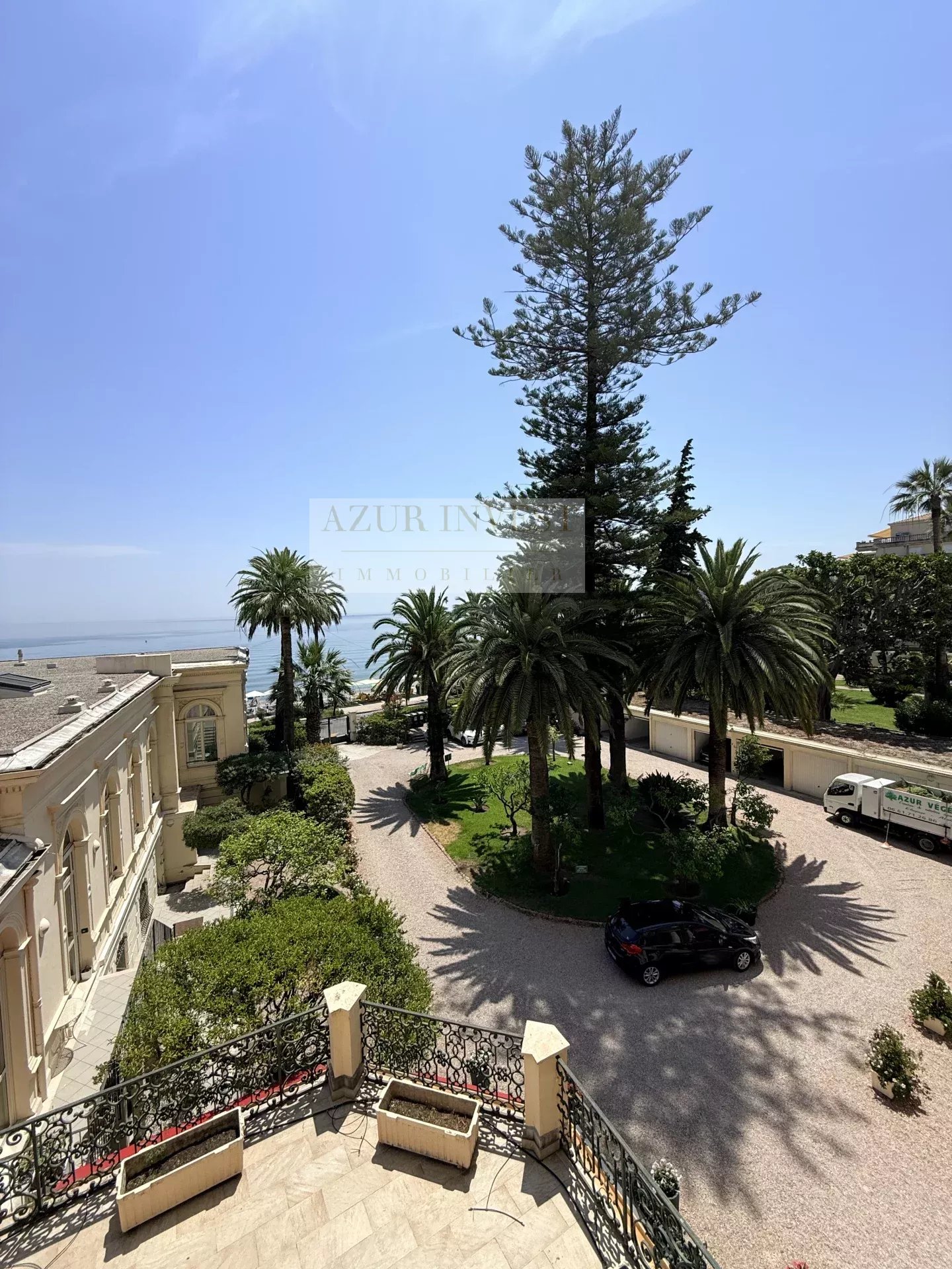 VENTE 2 PIECES PALACE FRONT DE MER MENTON