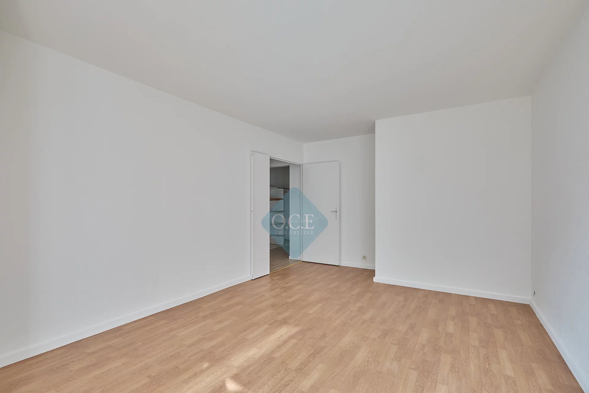 2-room apartment very bright, with parking