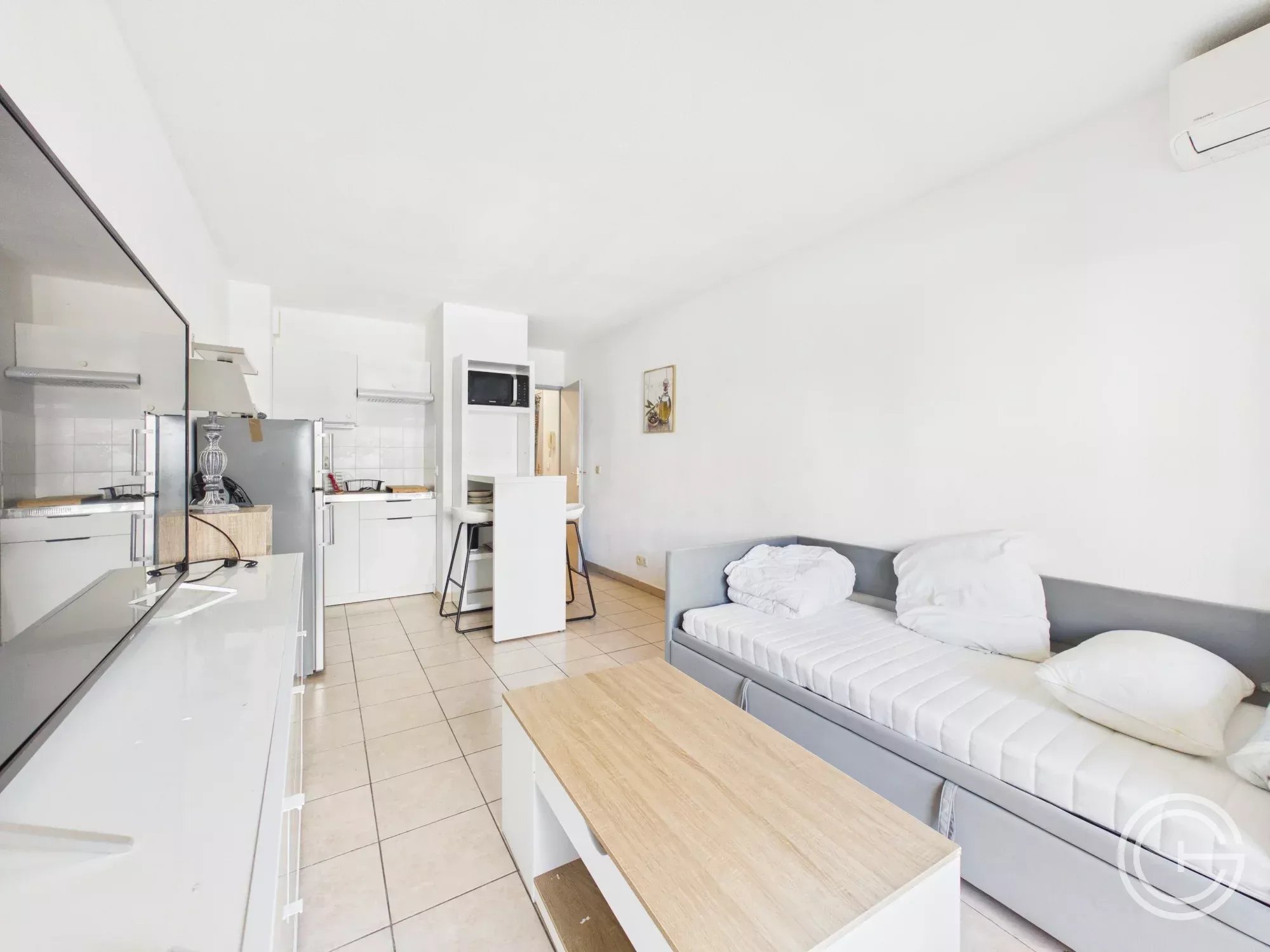 STUDIO MEUBLE - 20 BD ARMEE DES ALPES - DEBUT SAINT ROCH