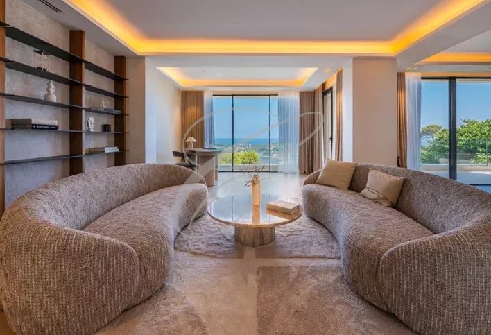 NICE - LUXUEUSE VILLA