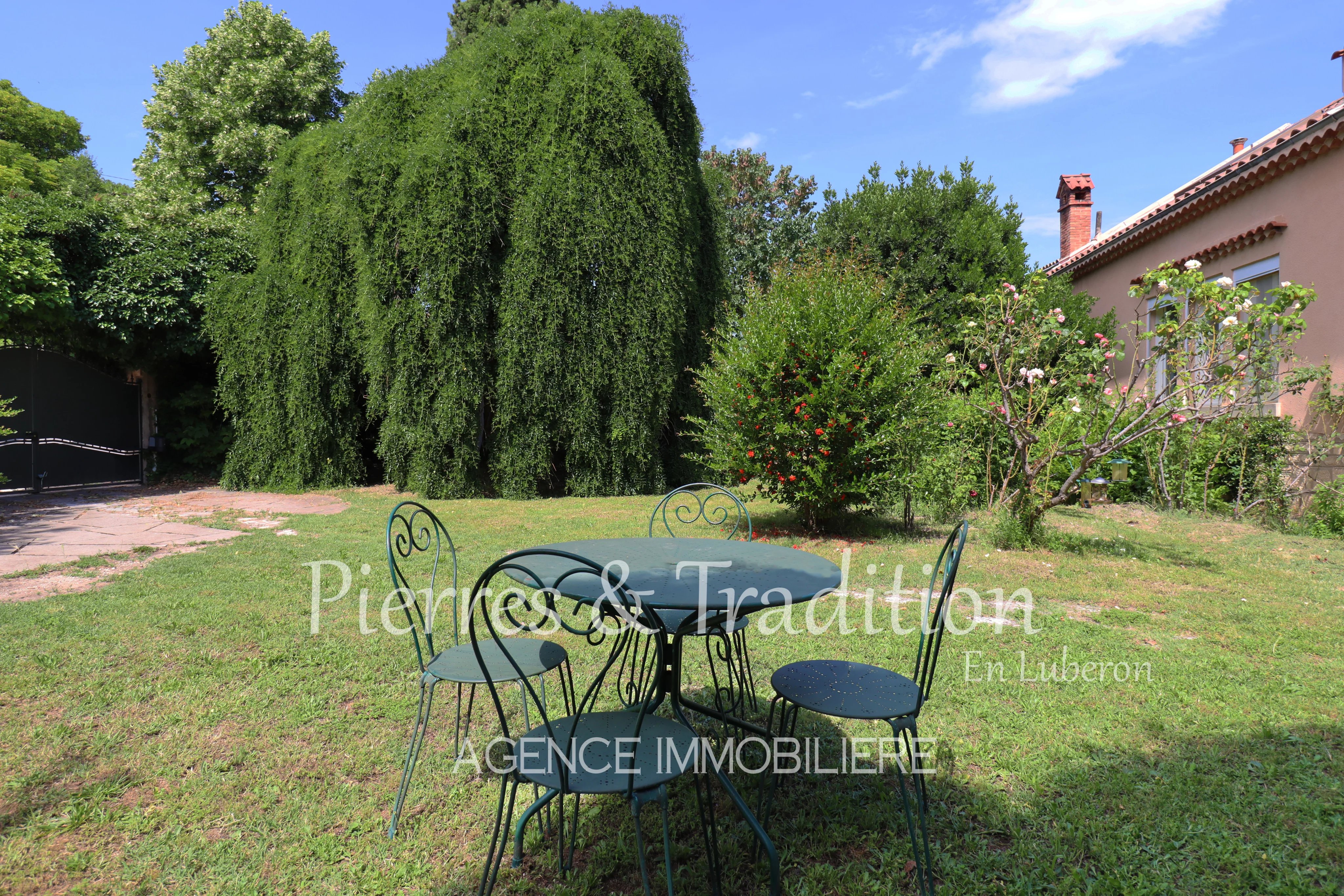 Exclusivité ! Magnifique propriété Aptésienne avec jardin et vue