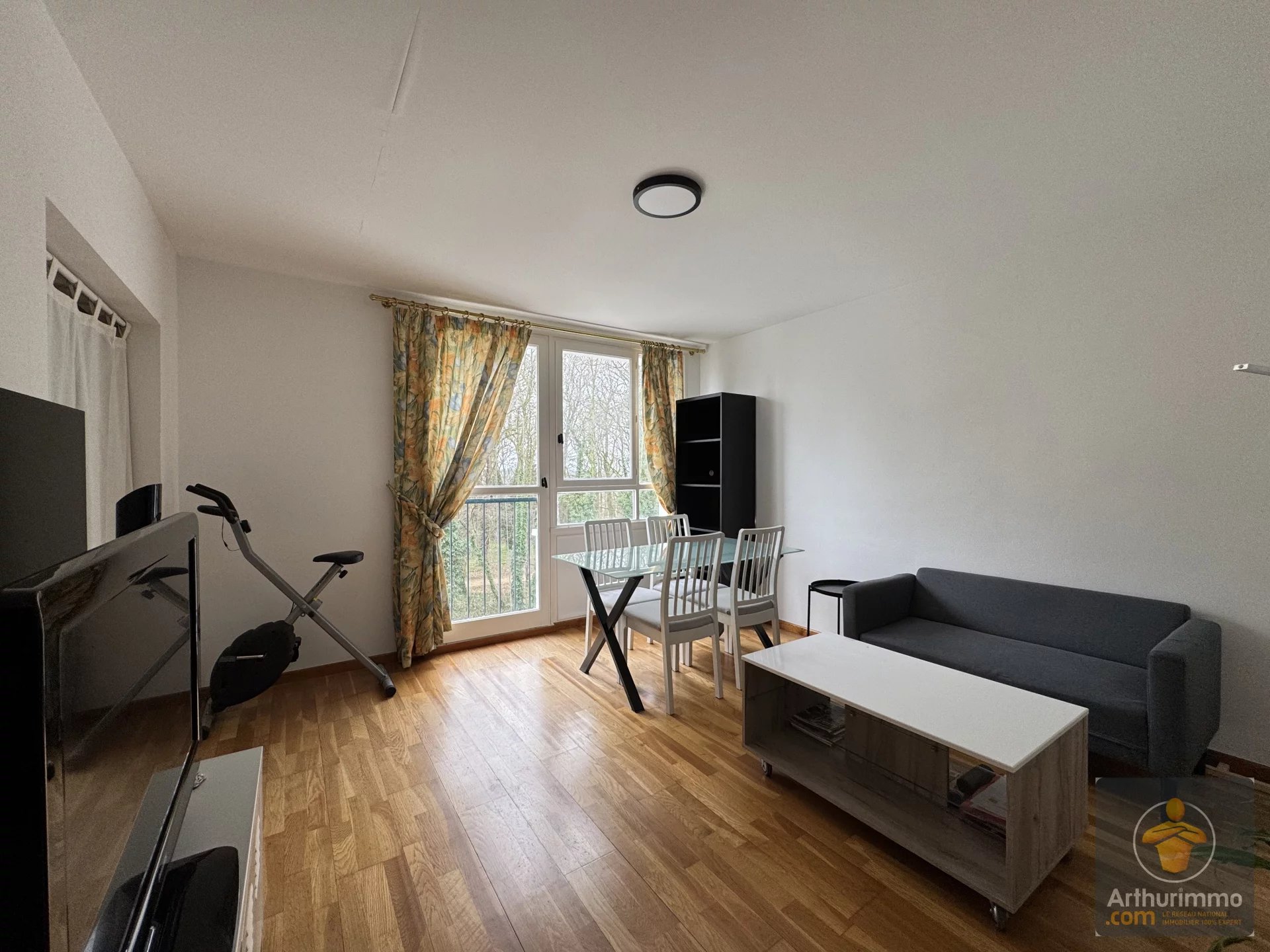 Appartement 4 pièces proche commodités