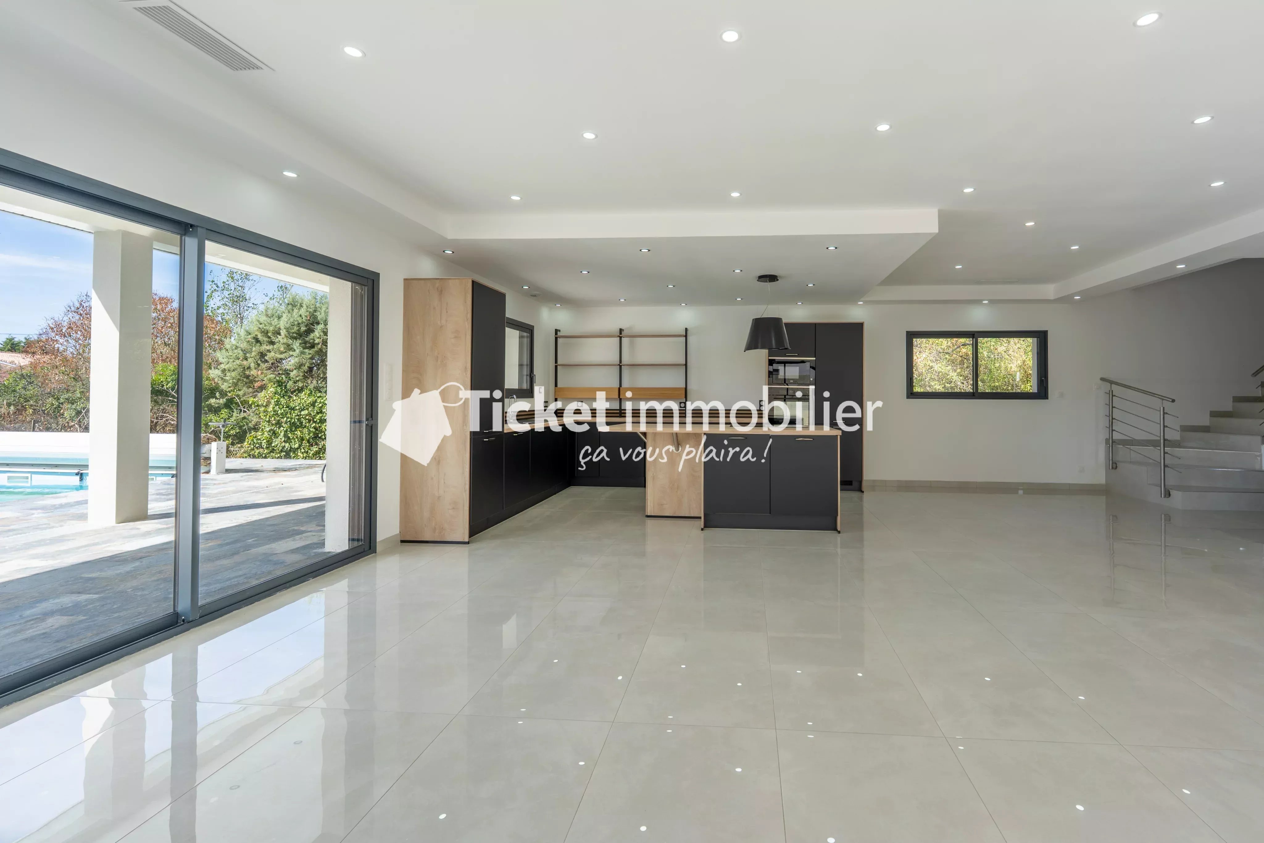 🏡 Maison contemporaine d'exception avec piscine