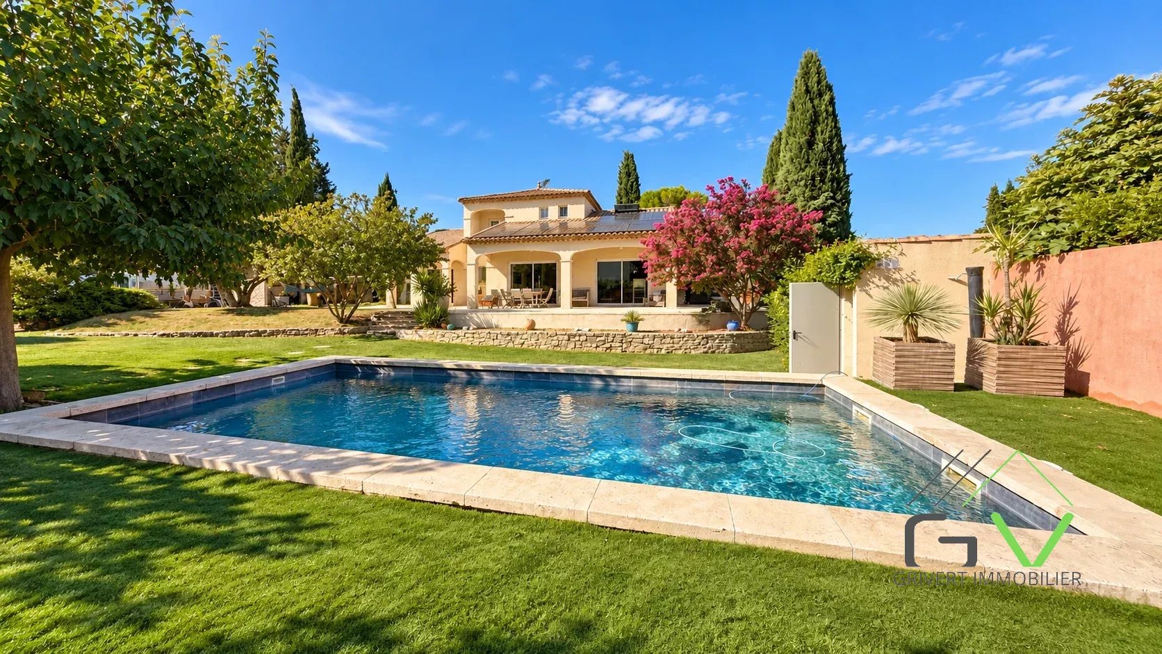 Maison contemporaine d'exception 205m2 avec piscine à Uzès