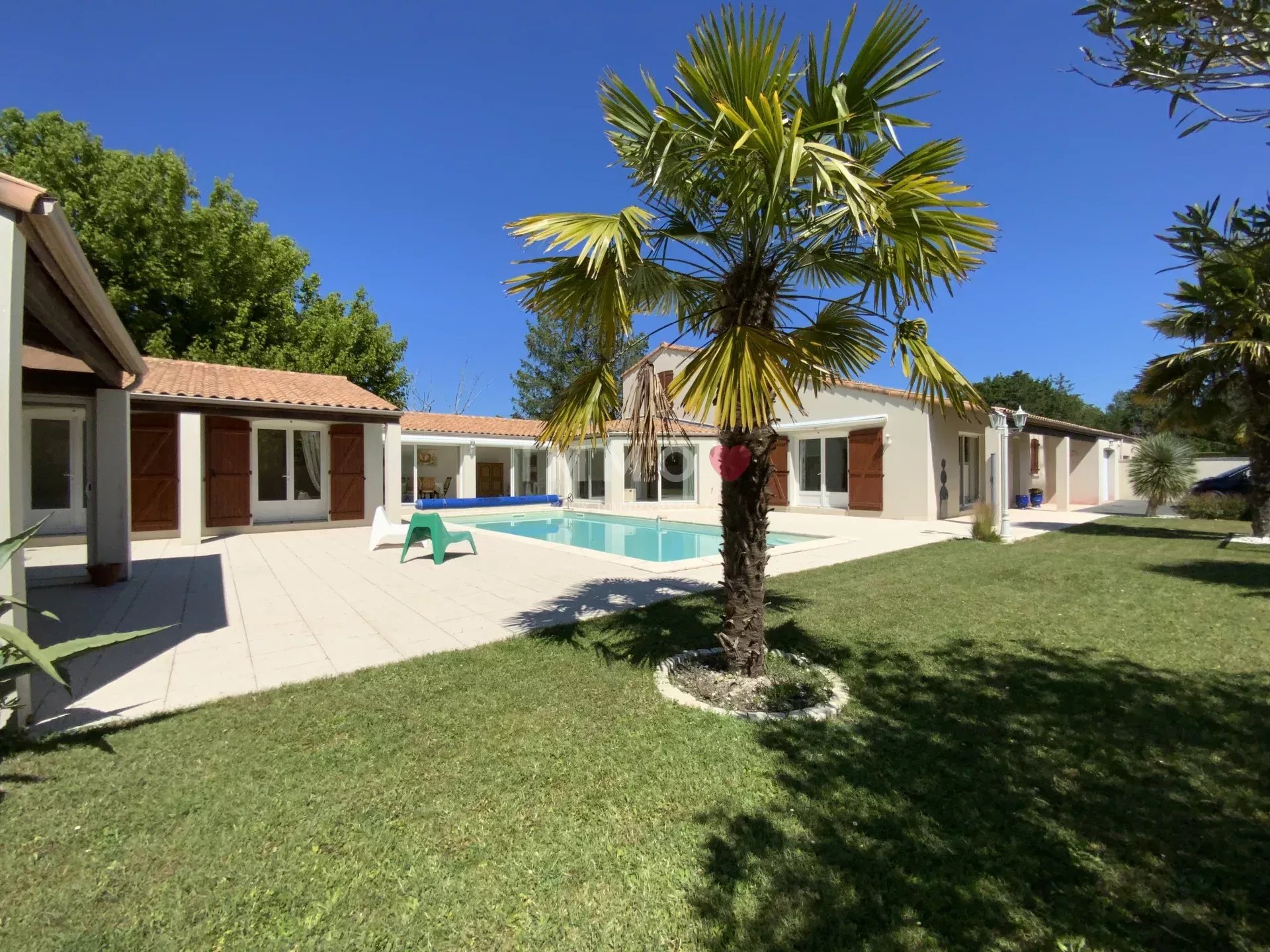Villa familiale avec piscine – 260 m² d’espace et de potentiel à prix exceptionnel !
