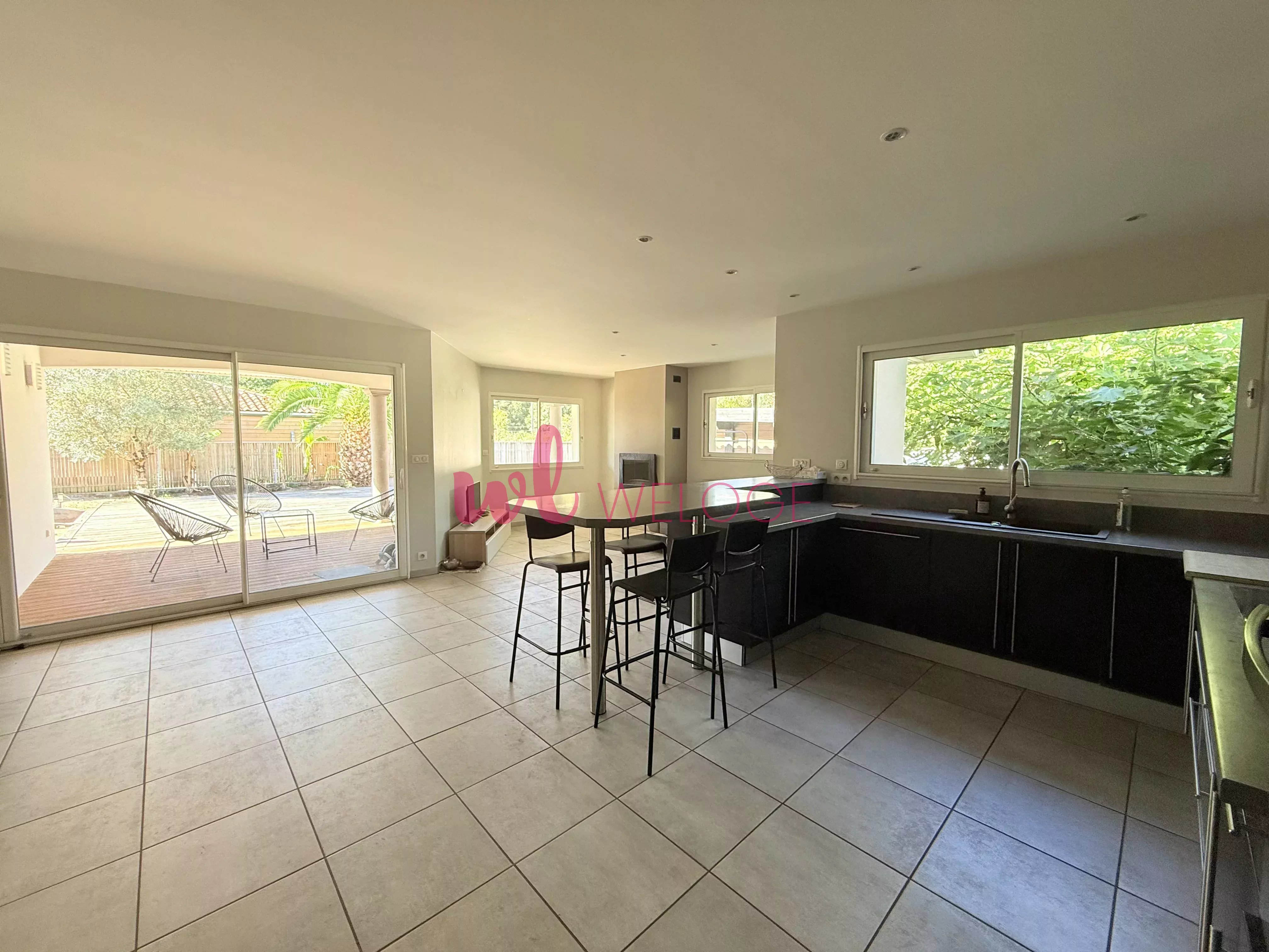 MAGESCQ — Maison contemporaine de plain-pied 125 m², piscine, pool house et double garage
