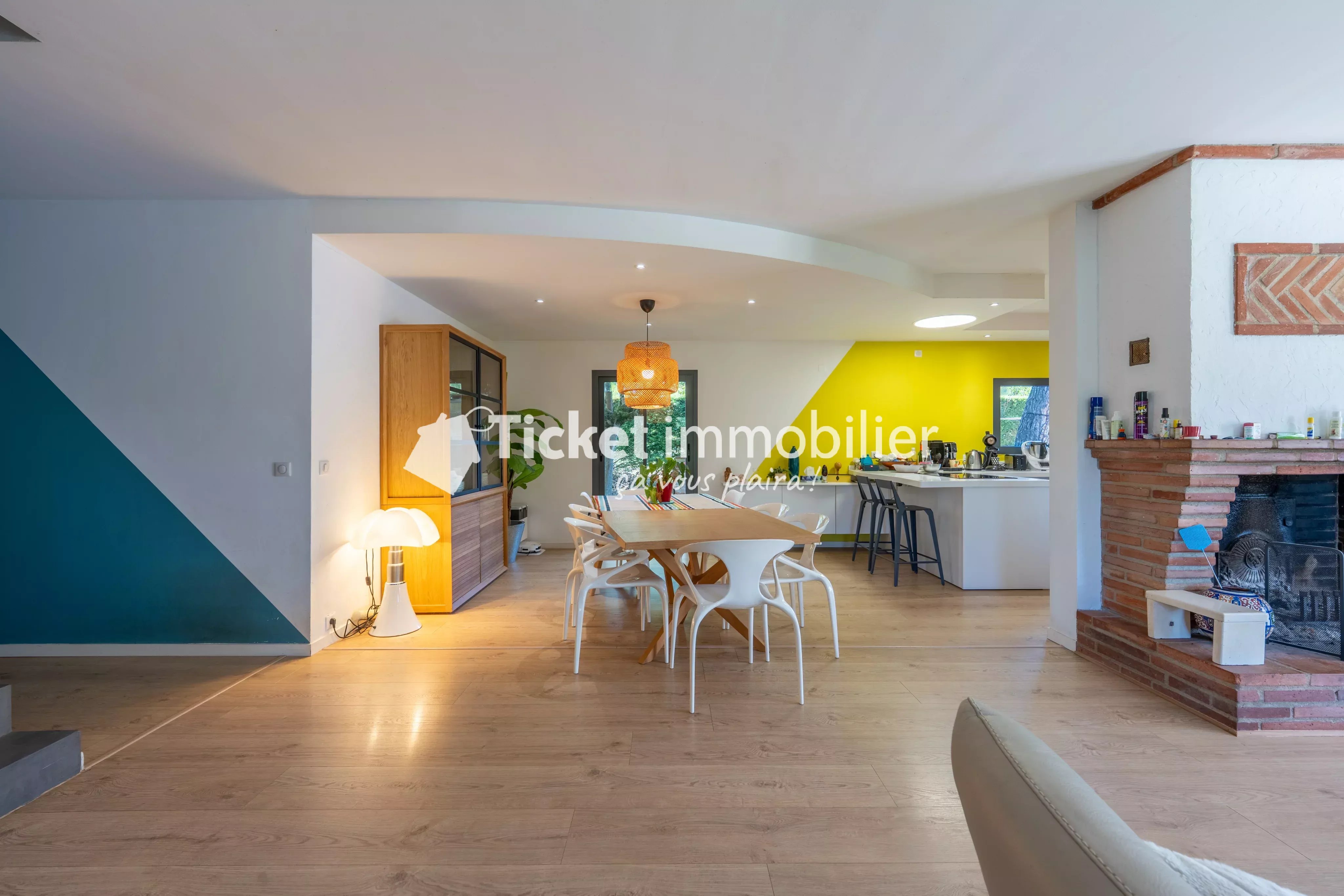 MAISON T7 235m2 AVEC PISCINE, GARAGE, TERRAIN ARBORE DE 1480m2, POMPE A CHALEUR NEUVE, DPE A, PROCHE TOULOUSE ETC ...