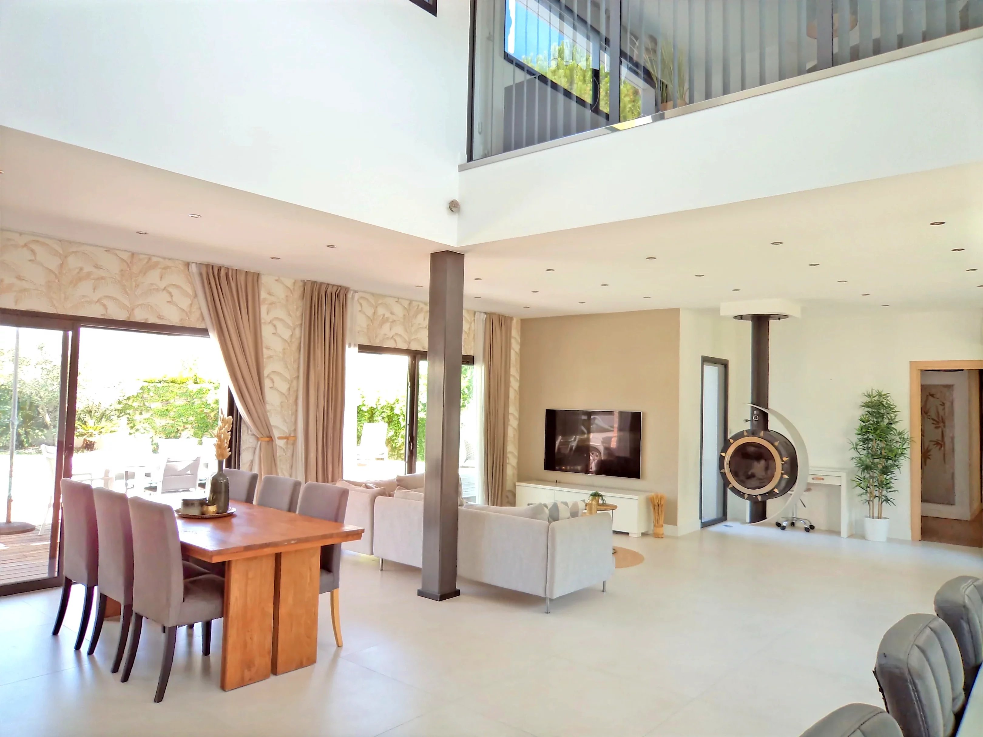 Villa contemporaine avec piscine