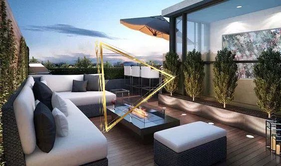 T4 with two terraces, balcony, cellar and parking.