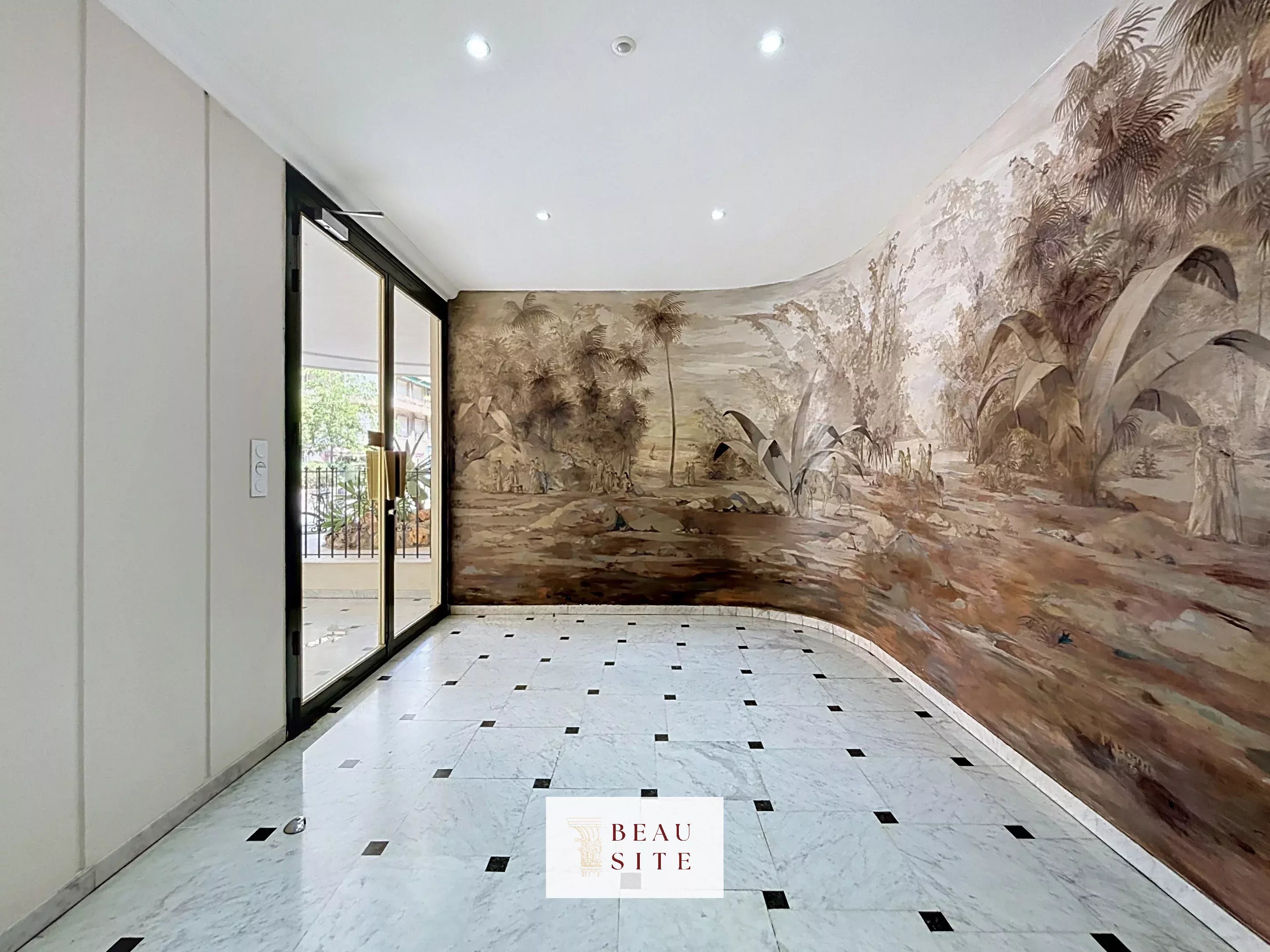 Nice - Fleurs :  Charmant 2 pièces meublé 32 m²