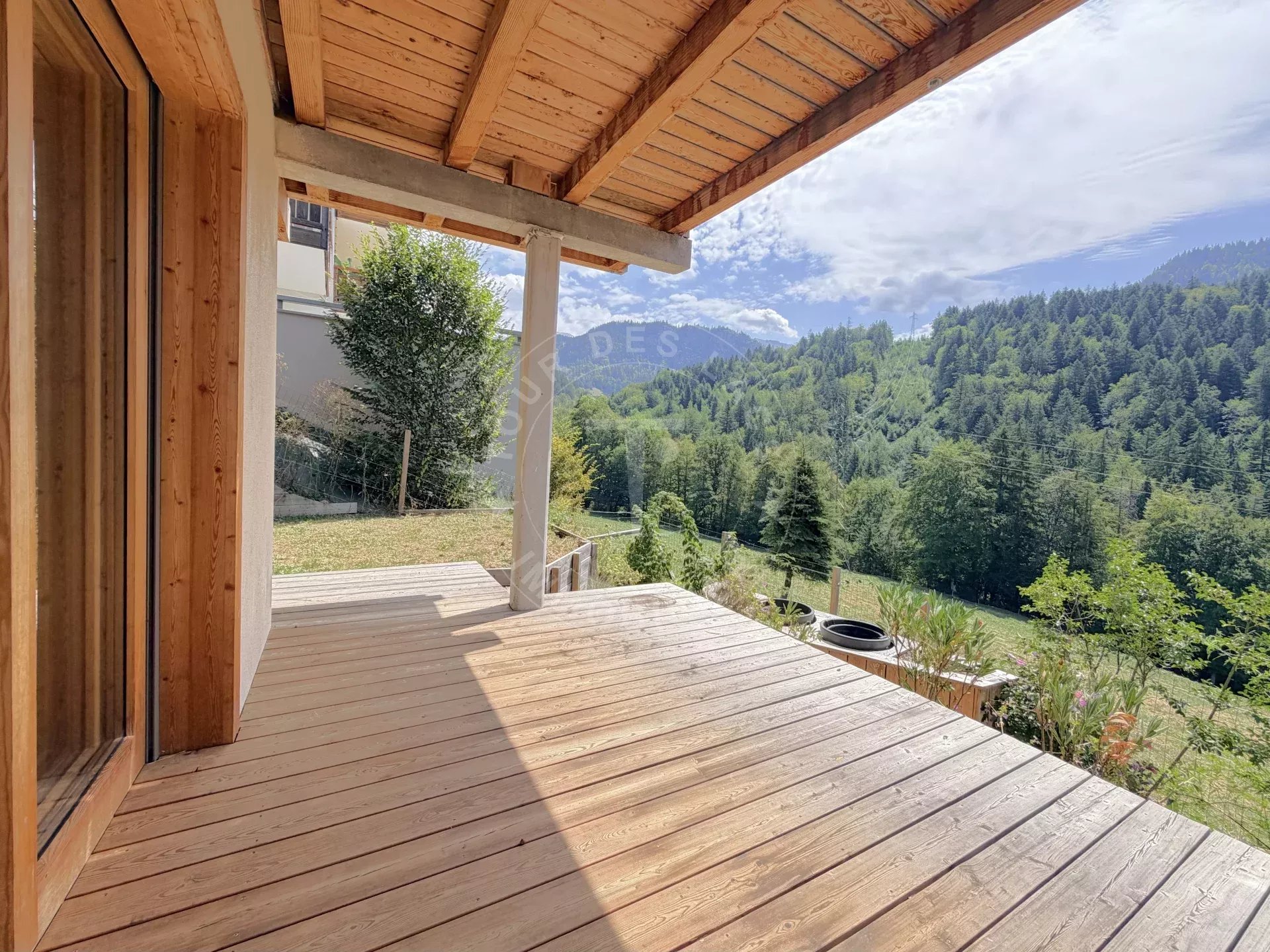 St Jean de Sixt - Chalet de 2022 plein centre de 3 chambres – au calme