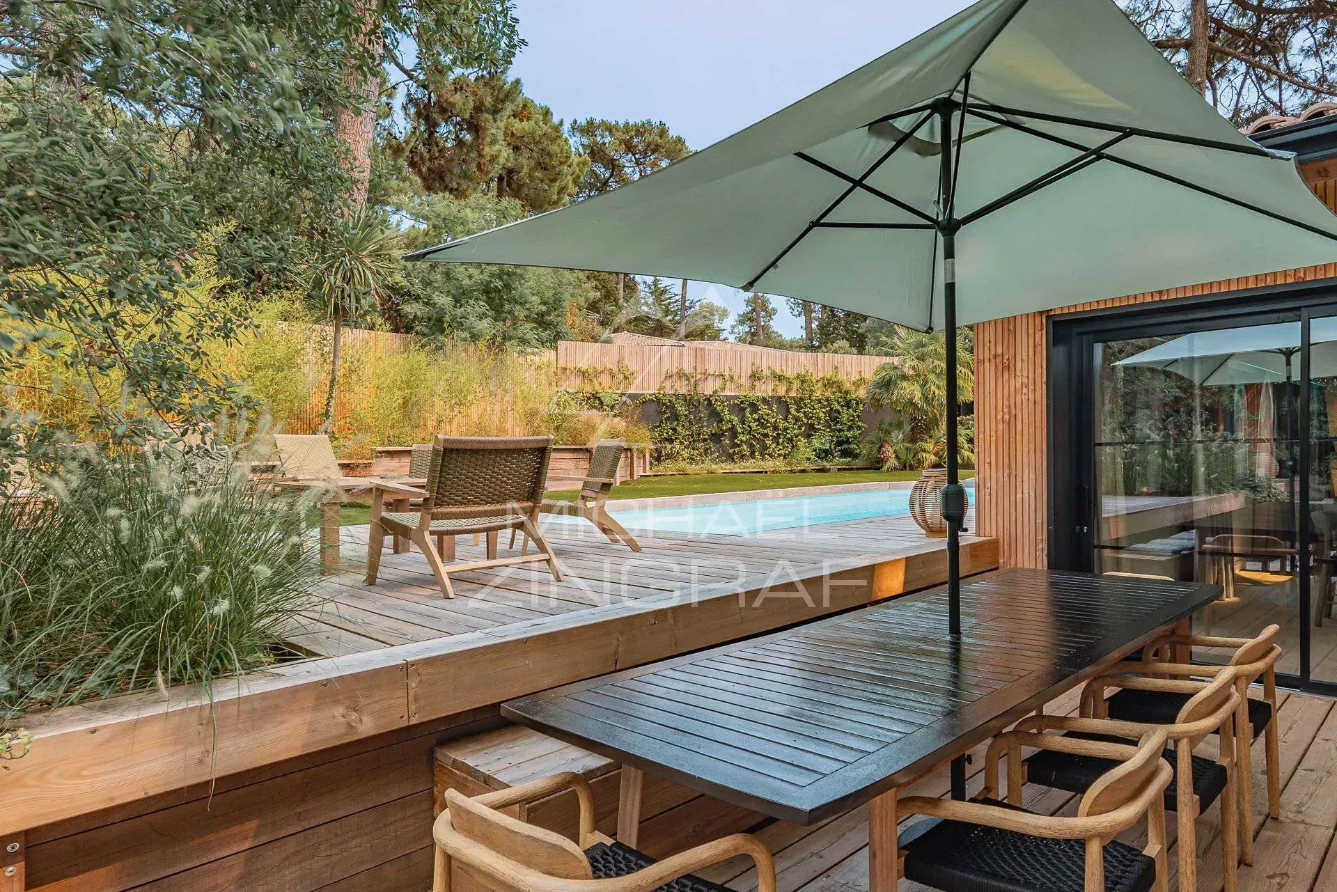 Villa 5 suites entièrement rénovée au Pyla