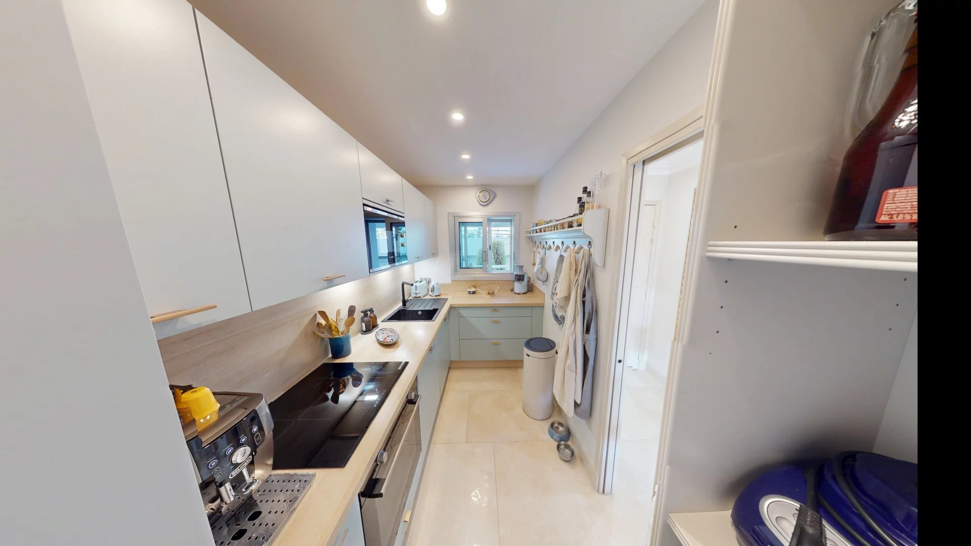 VILLENEUVE-LOUBET – MARINA BAIE DES ANGES – APPARTEMENT 3 PIÈCES DE 67 m² EN REZ-DE-JARDIN