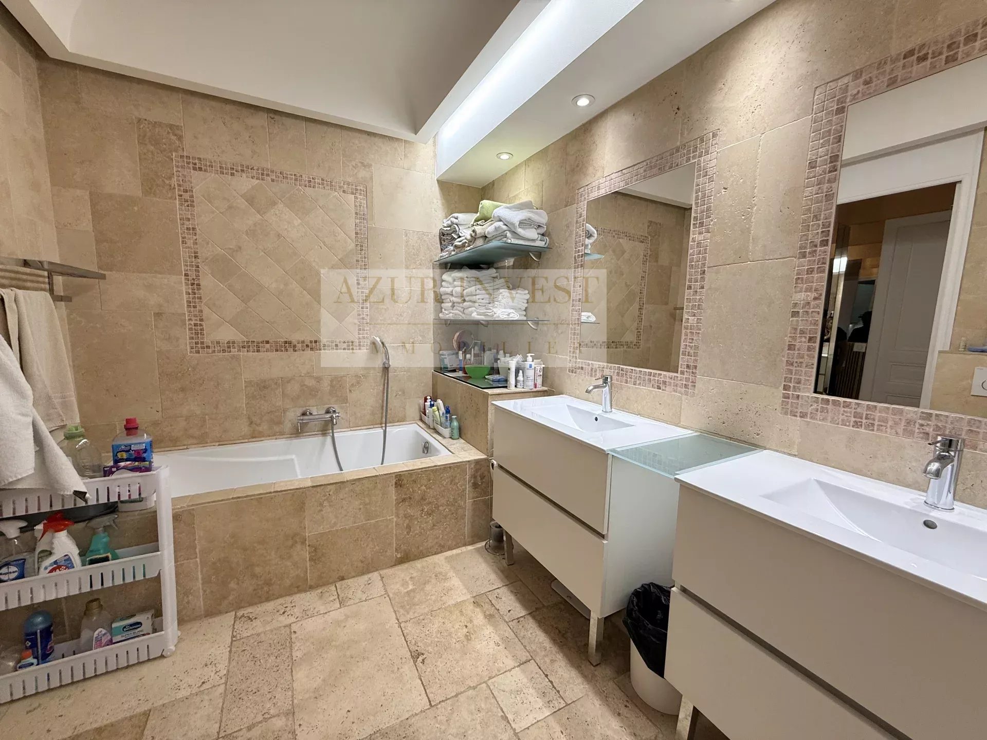 VENTE EXCLUSIVITE 4 PIECES PALACE FRONT DE MER MENTON