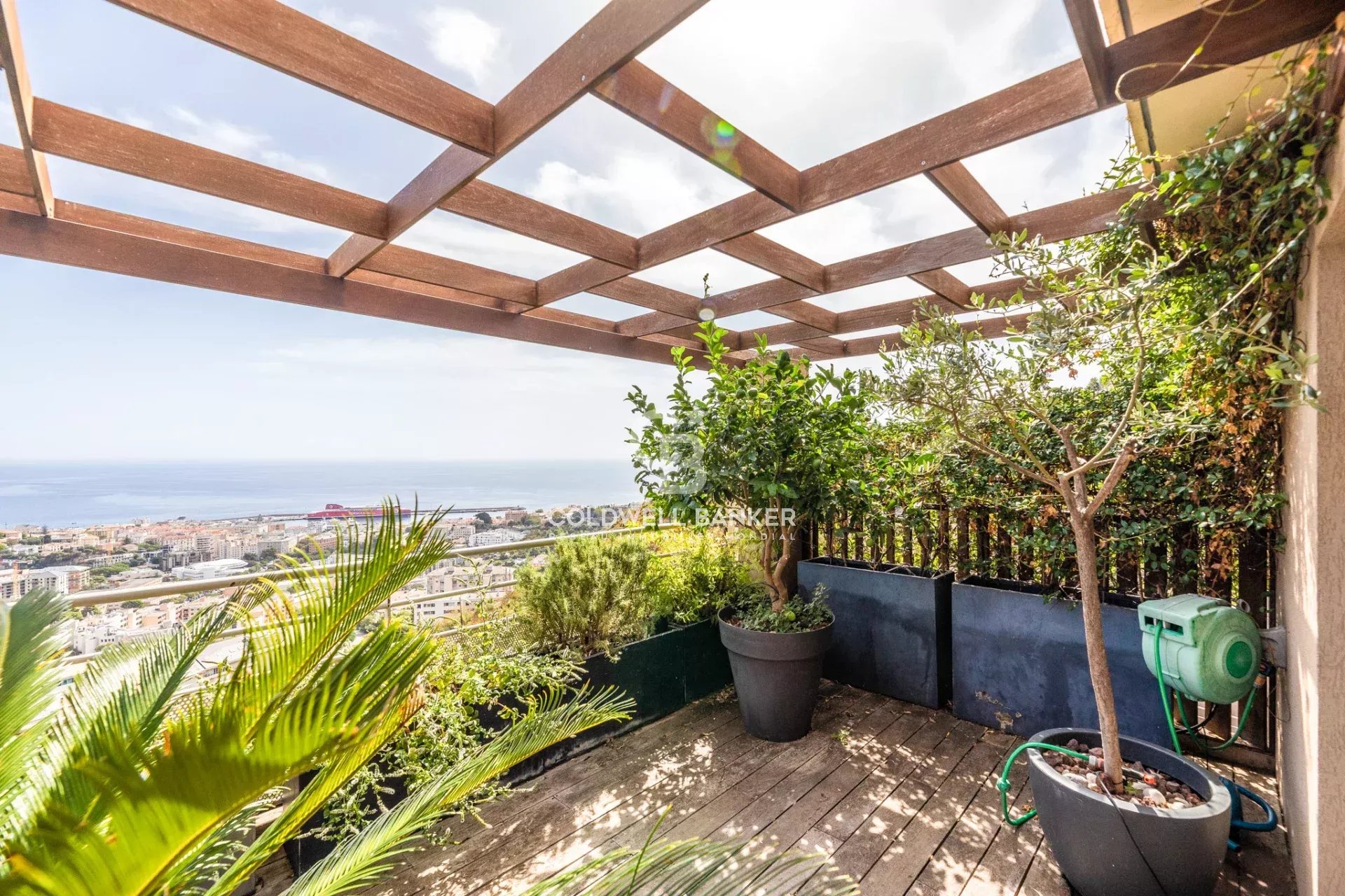 Exceptional Apartment with Panoramic Sea Views
