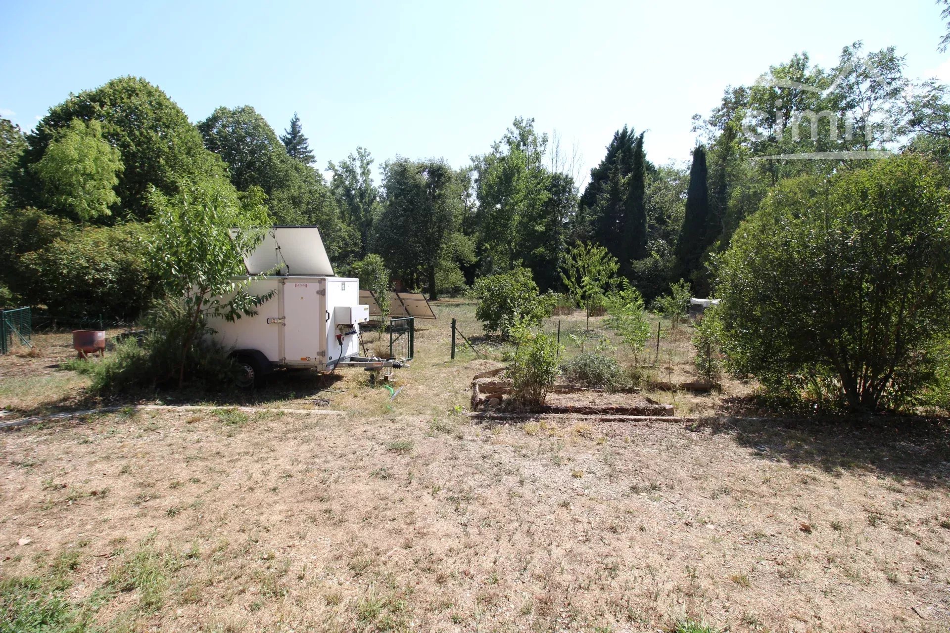 Villa of 212 m² of living space with an independent dwelling on a 5340 m² plot