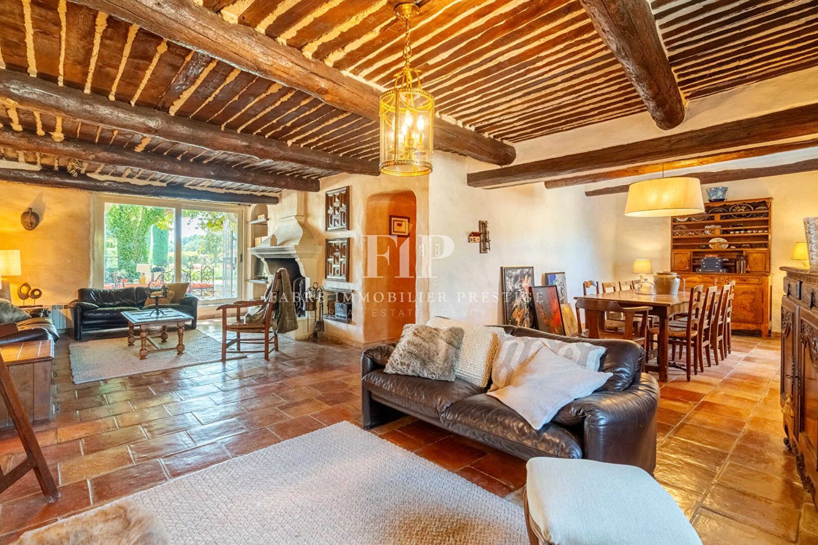 Mas/Magnanerie du XVIIIème siècle au coeur du Luberon - 490m2- Vues panoramiques proche Aix-en-Provence-Lourmarin et Avignon
