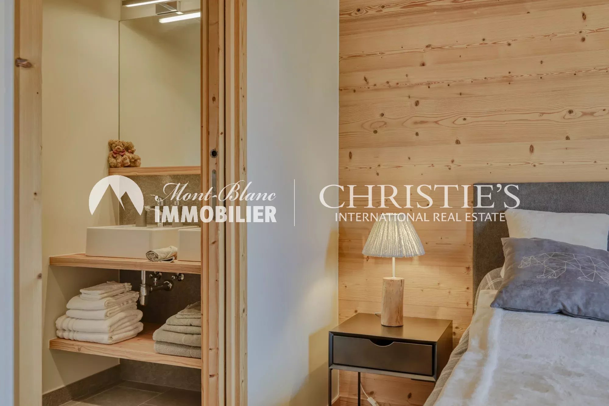Architect’s chalet with exceptional view of Mont Blanc