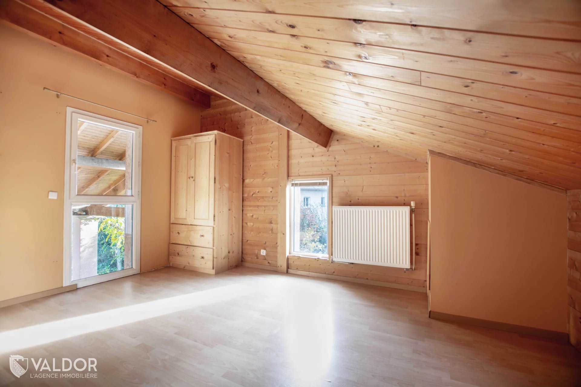 Grande maison - 6 ch. - 238m2 - grand terrain - calme et nature