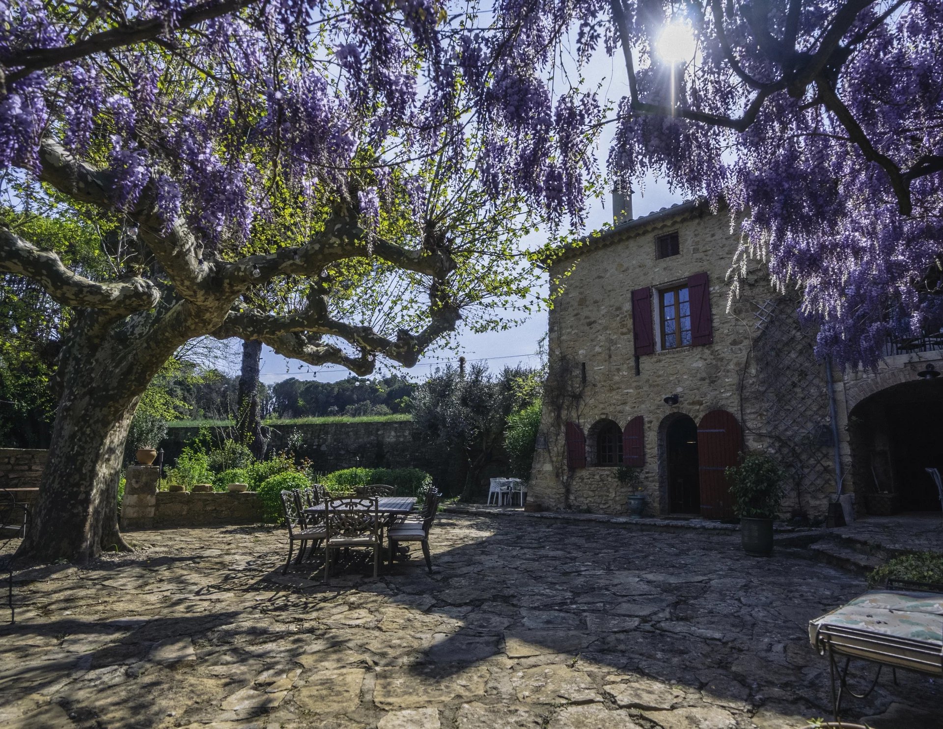 Magnifique Mas avec 1 gite, Authenticité, Charme et élégance, 2.2 Hect.