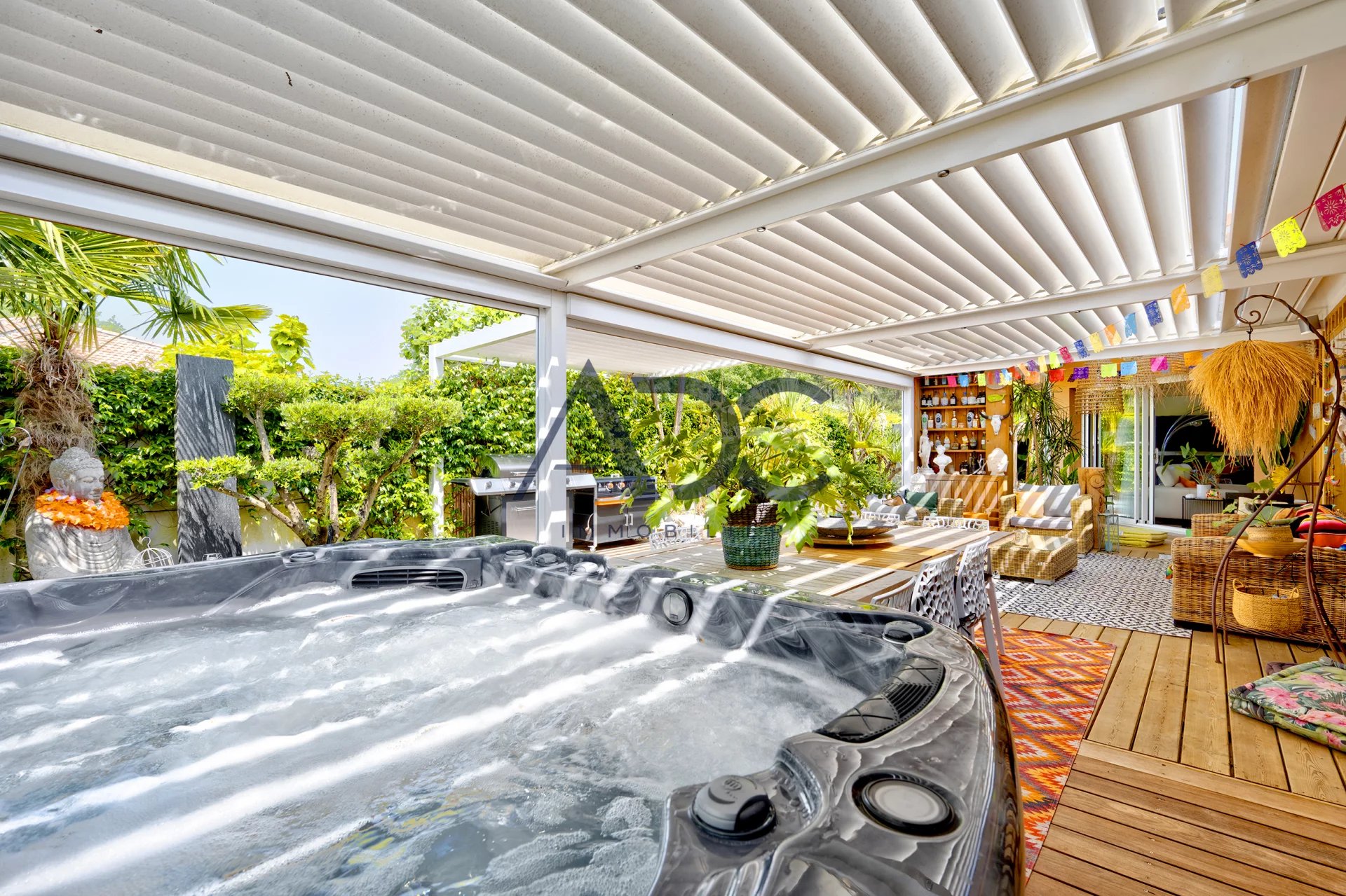 MARTIGNAS SUR JALLE - PROPRIETE D’EXCEPTION 210 m2 - PISCINE JARDIN EXOTIQUE GARAGE - ELEGANCE & ART DE VIVRE AUX PORTES DE BORDEAUX