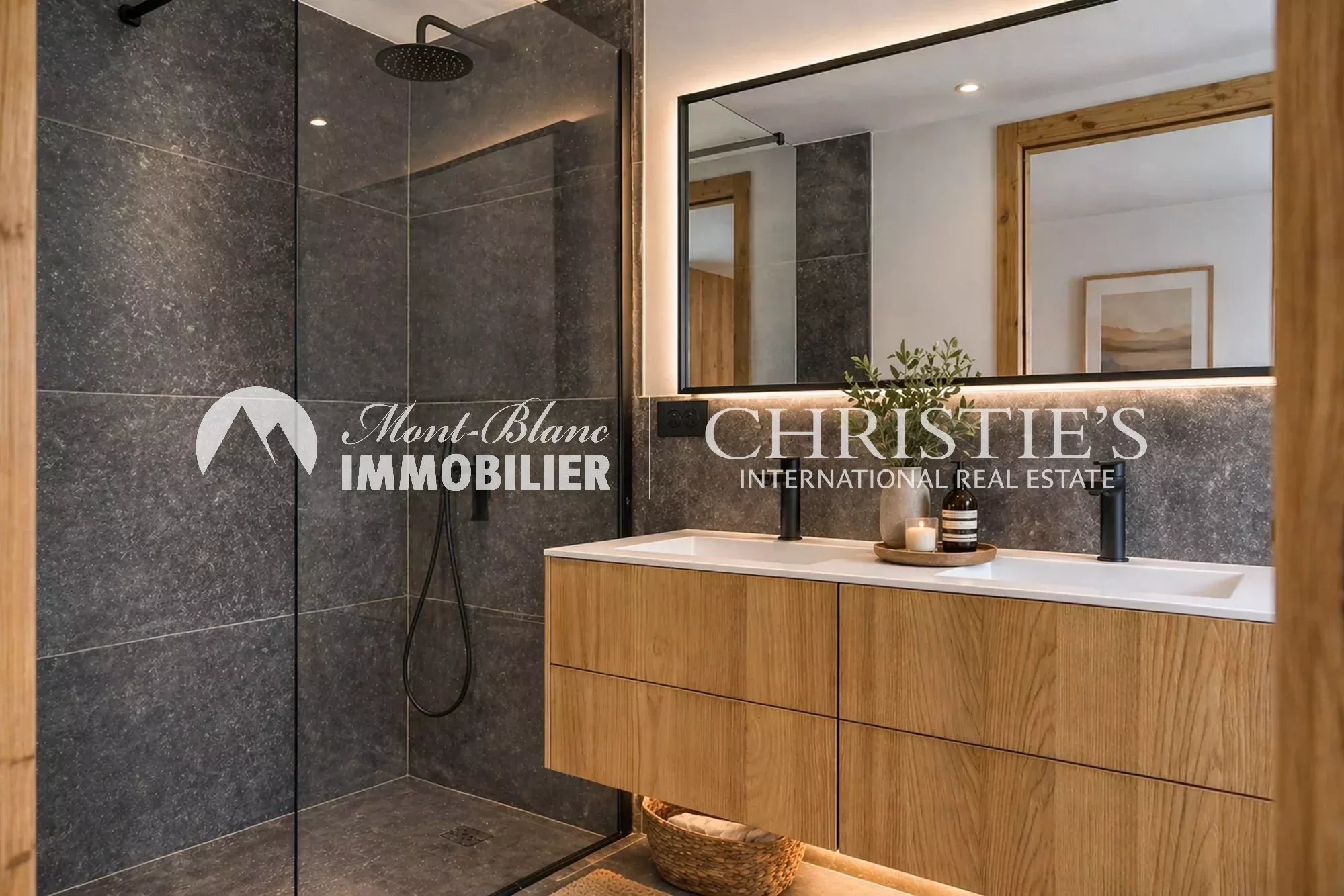 APPARTEMENT - PREMIER ETAGE