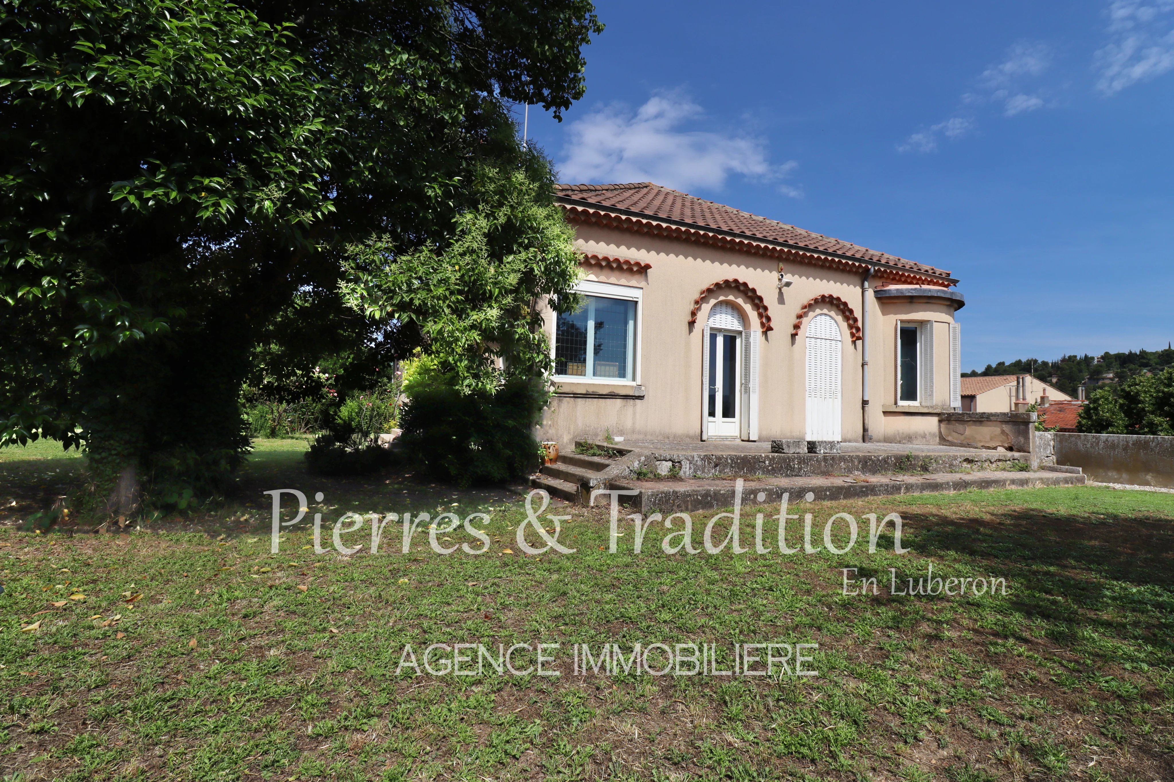 Exclusivité ! Magnifique propriété Aptésienne avec jardin et vue