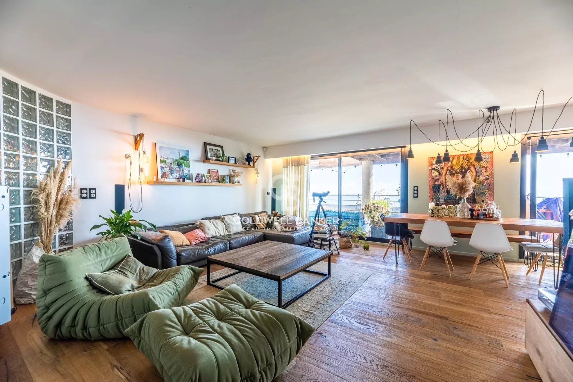 Exceptional Apartment with Panoramic Sea Views
