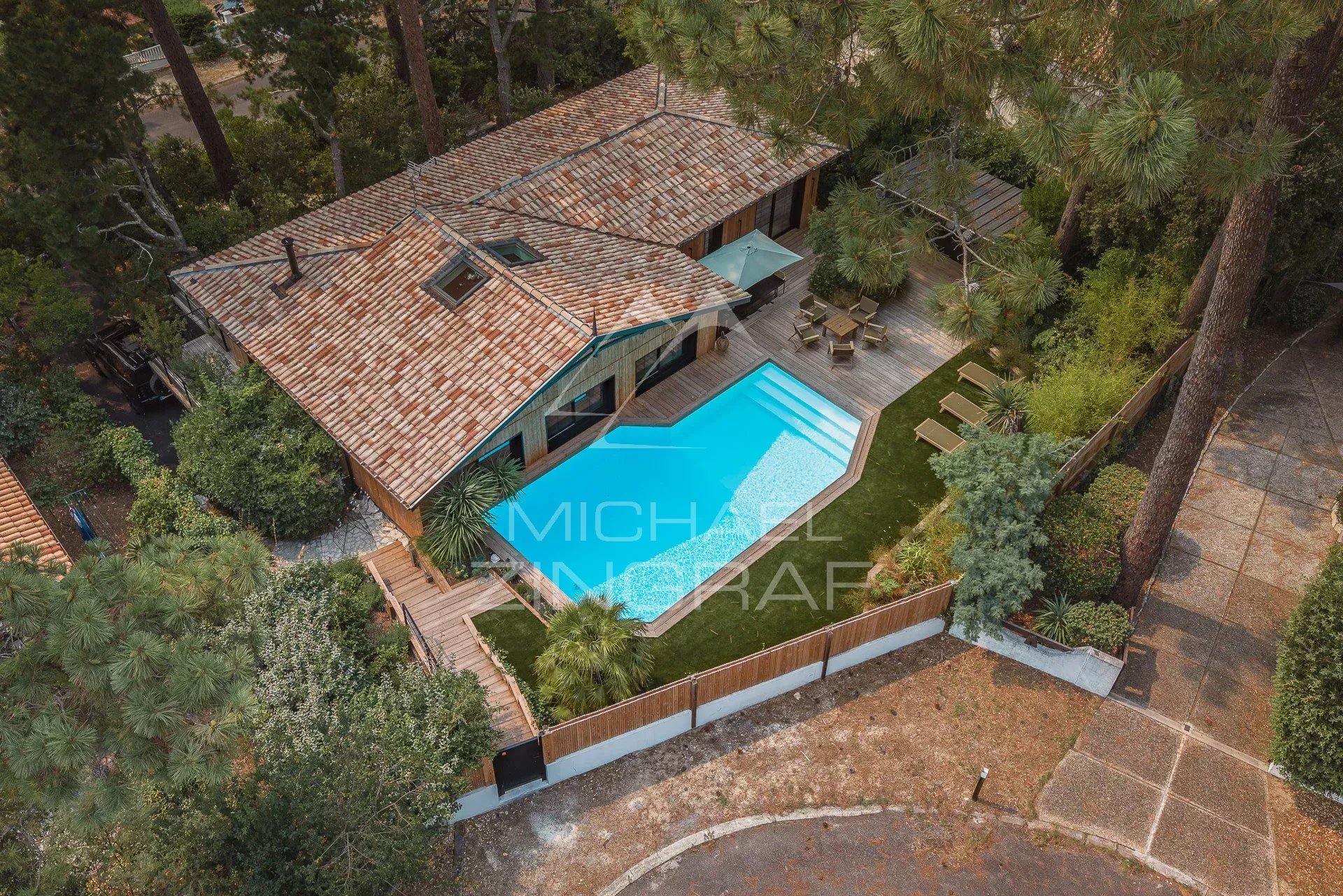 Villa 5 suites entièrement rénovée au Pyla