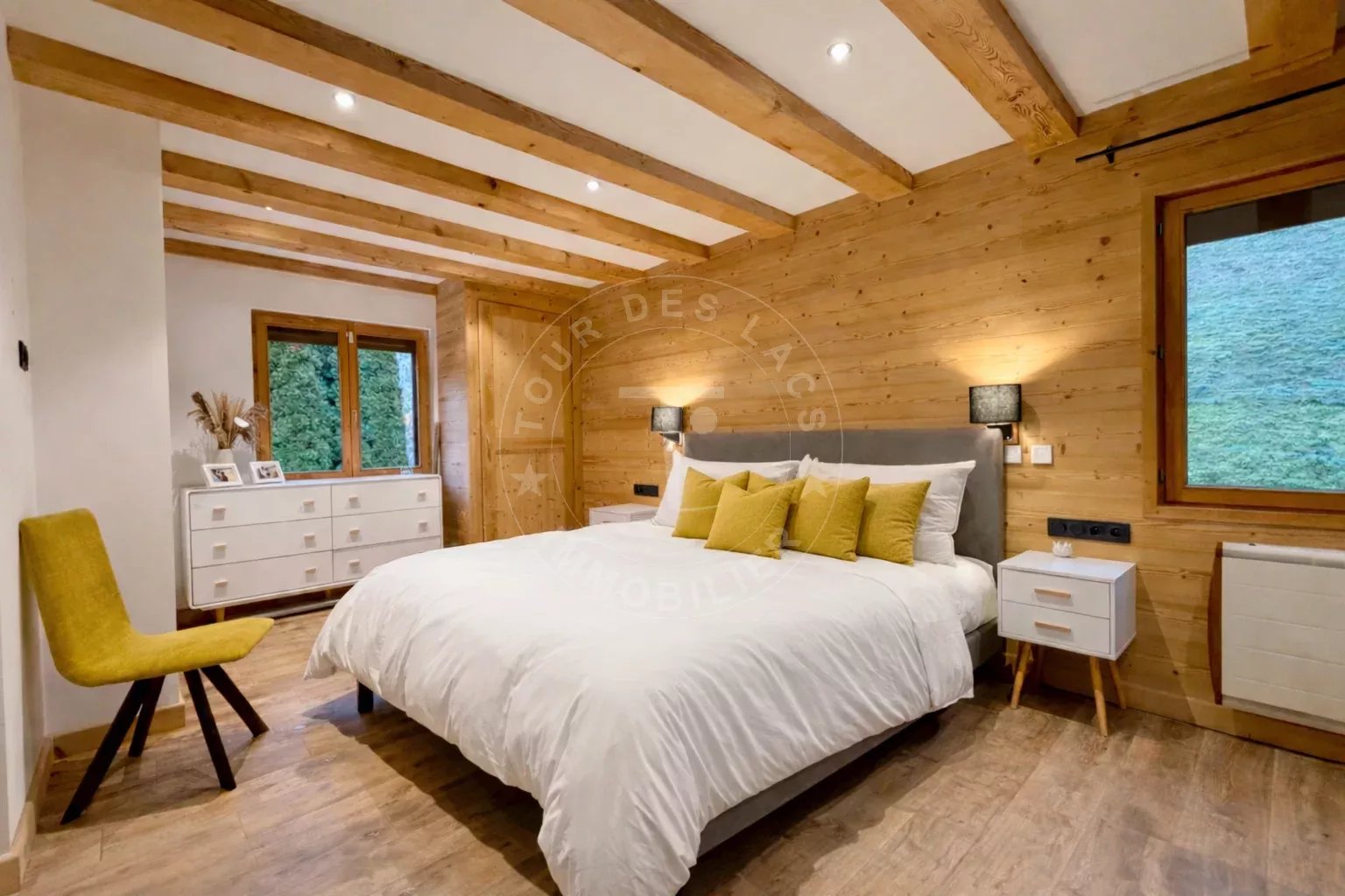 Chalet de 195 m2 habitables au calme, premières hauteurs de Thônes