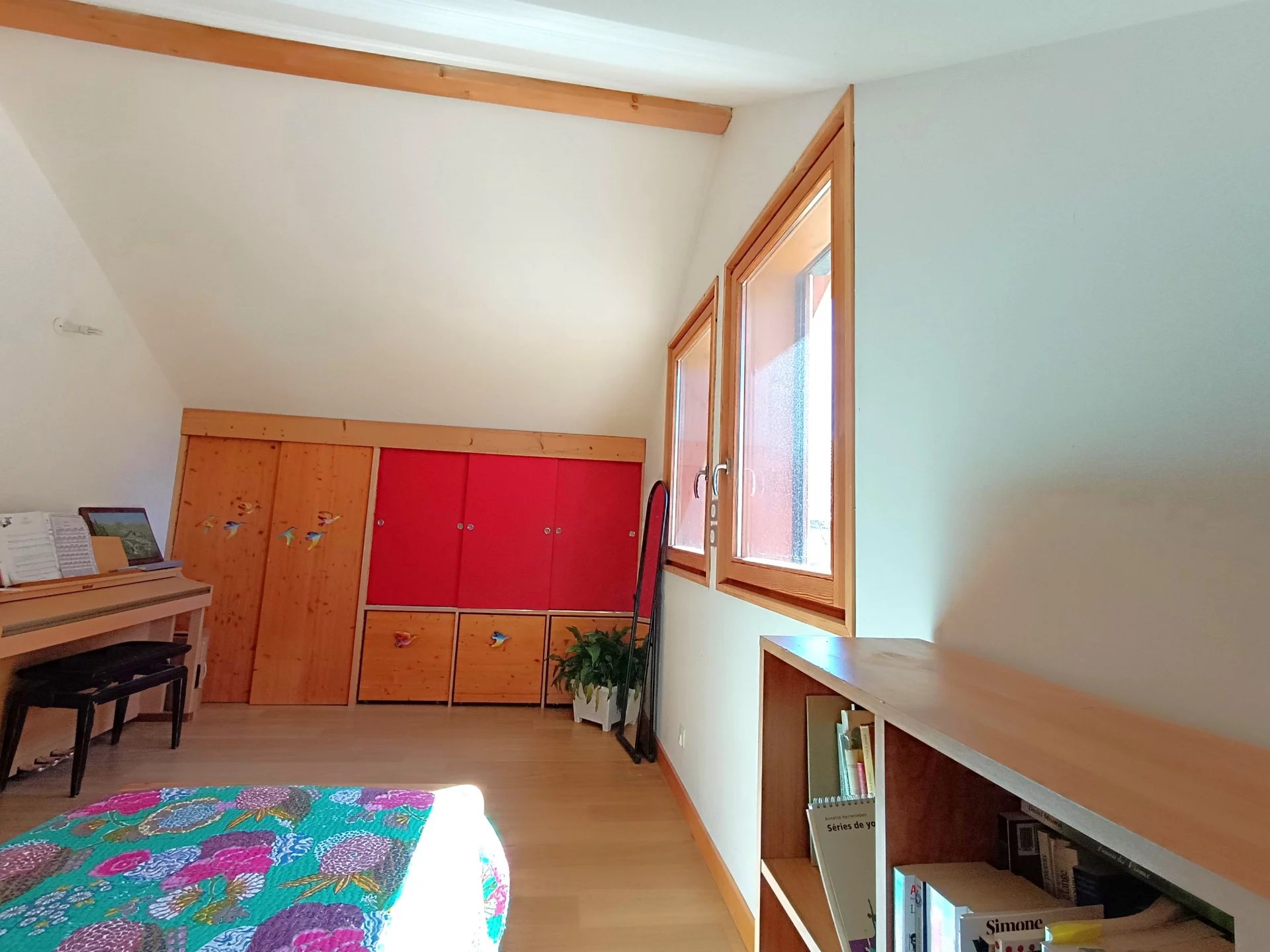 Villard de Lans. Very beautiful 116m2 wooden frame house, with magnificent views of the mountains! Garden and 2 garages.
