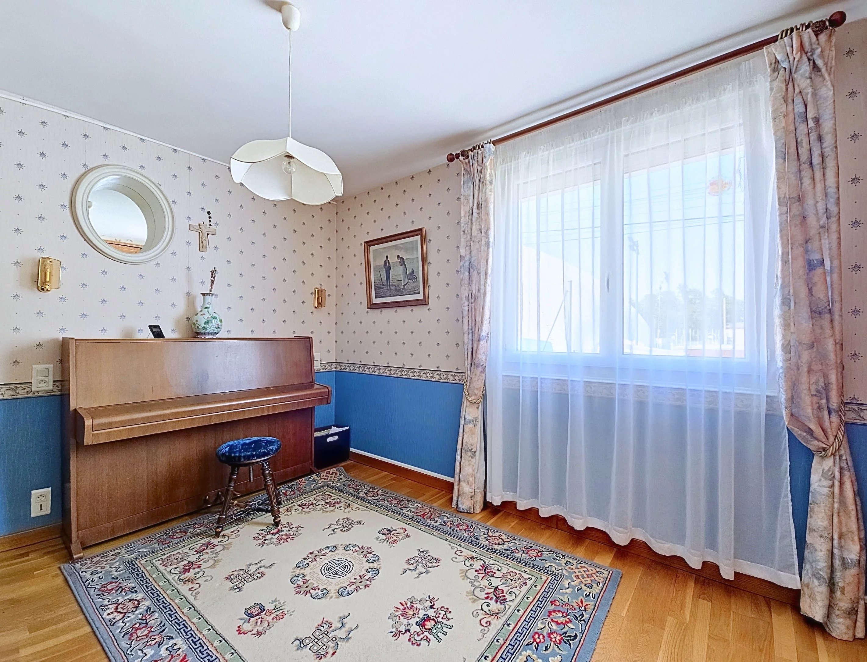 House - 148 m² - 7 rooms