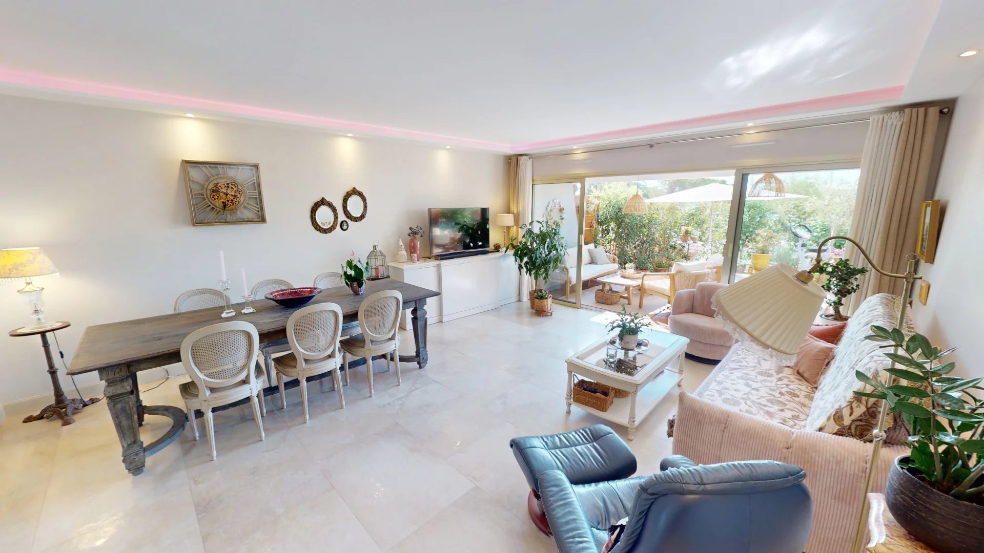 VILLENEUVE-LOUBET – MARINA BAIE DES ANGES – APPARTEMENT 3 PIÈCES DE 67 m² EN REZ-DE-JARDIN