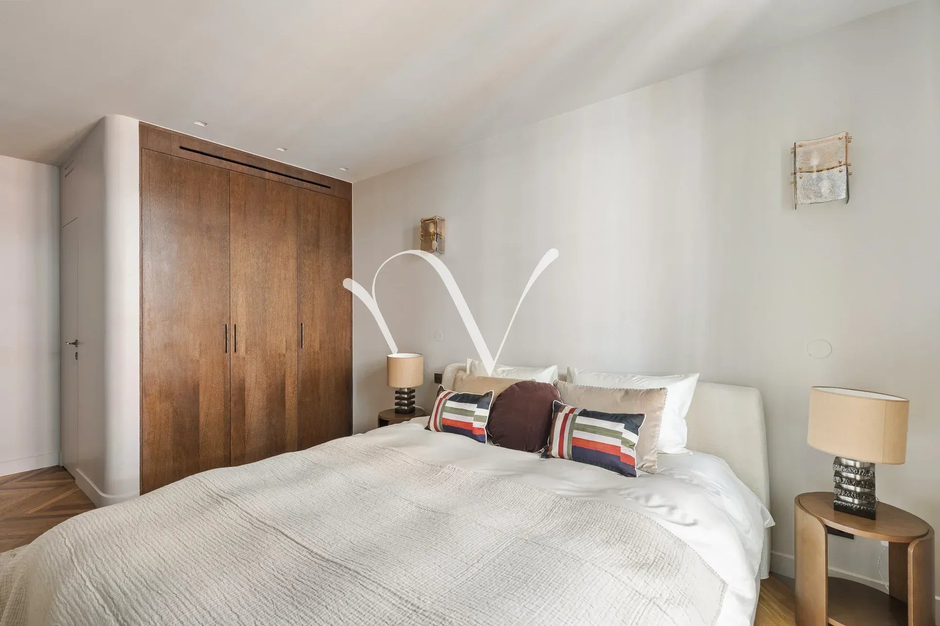 A deux pas de la Place Saint-Sulpice, appartement avec trois chambres