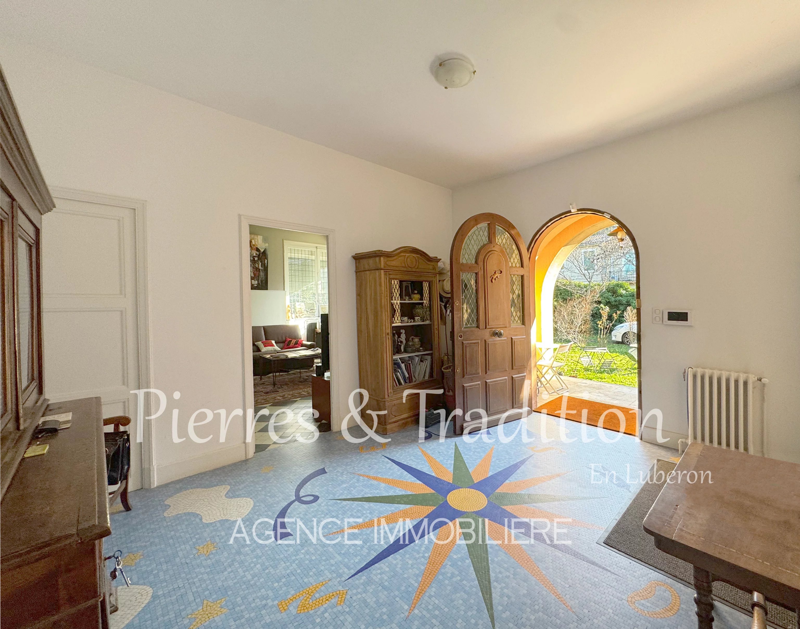 Exclusivité ! Magnifique propriété Aptésienne avec jardin et vue