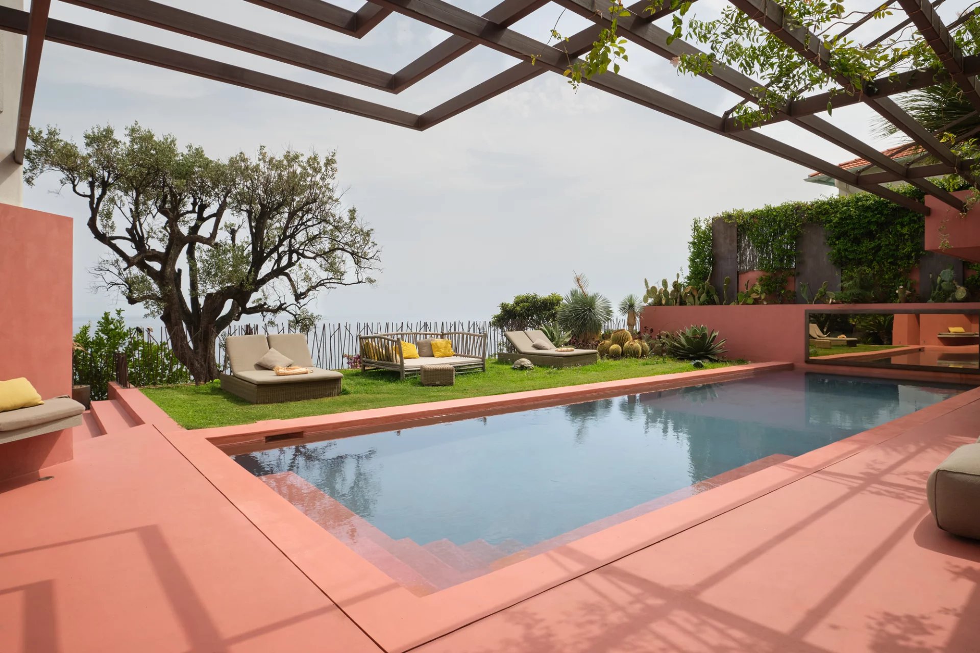 ROQUEBRUNE CAP MARTIN – VILLA CONTEMPORAINE