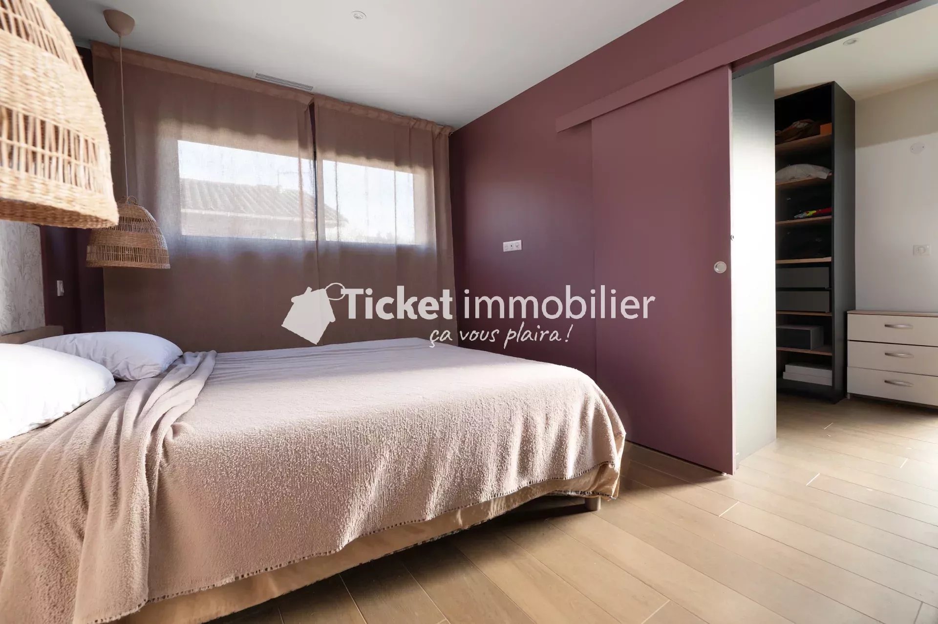 VILLA CONTEMPORAINE T4 160m2 NEUVE AVEC DOUBLE GARAGE, CLIMATISATION GAINABLE, SUPERBES PRESTATIONS, 1111m2 DE TERRAIN ...